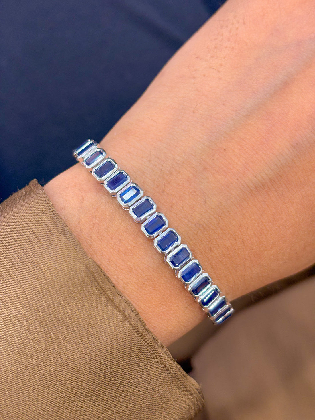 JPBRC-1016/7511 Blue Sapphire Octagon 5X3 Bezel Set Bracelet | 18K
