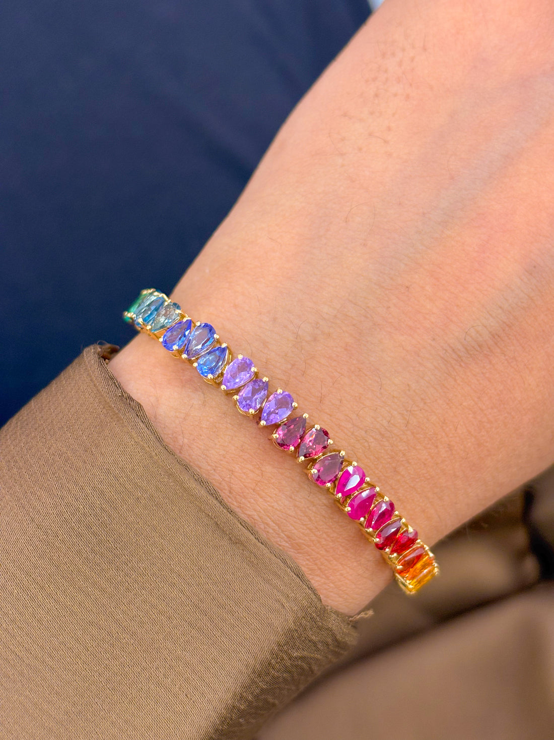 JPBRC-1036/7795 Rainbow Gemstone Pear Up Down Bracelet | 18K
