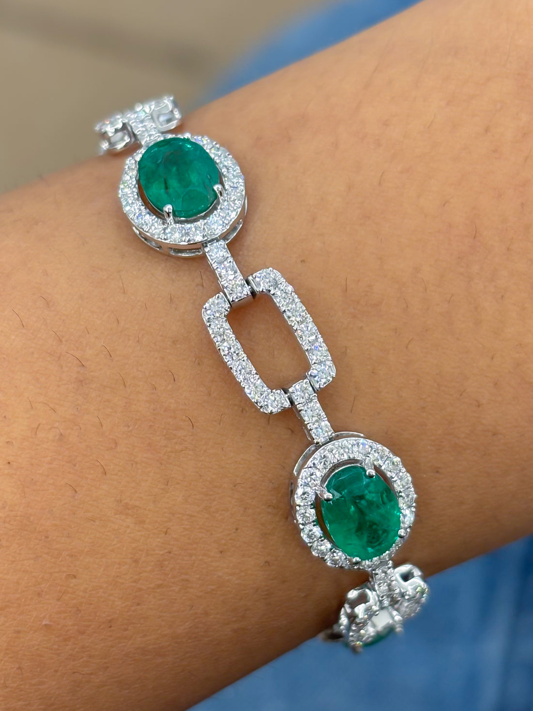 JPBRC-1048/8045 Emerald Oval Cuban Chain Diamond Bracelet | 18K