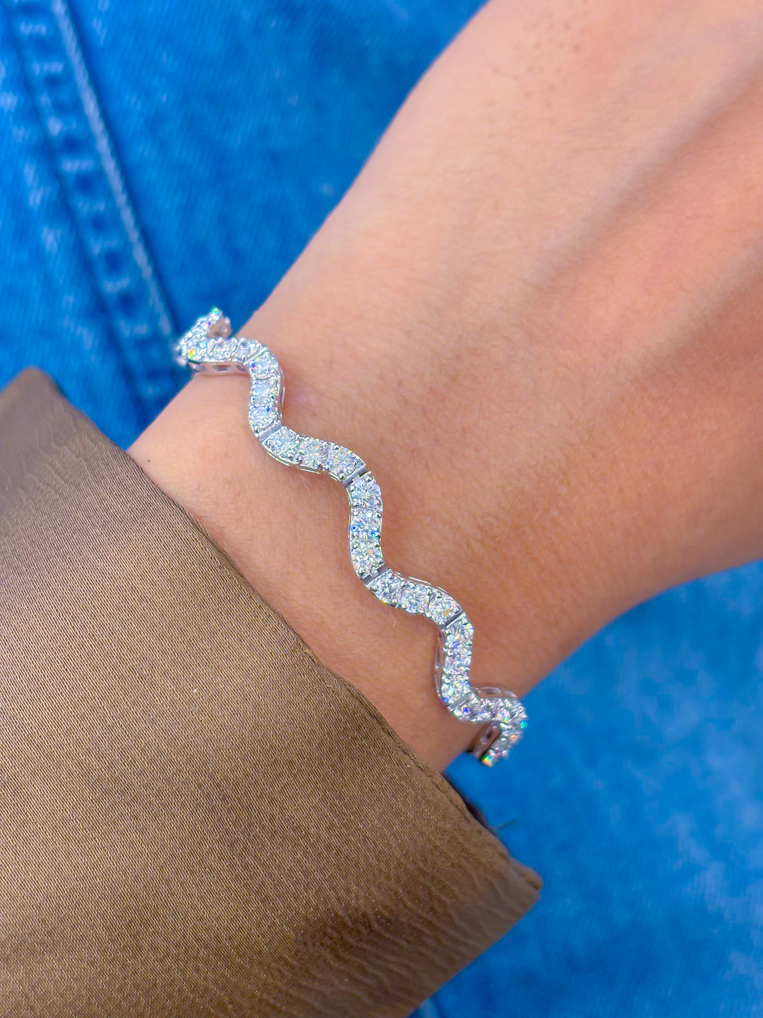JPBRC-1067/8414 Diamond Round Wave Bracelet | 18K