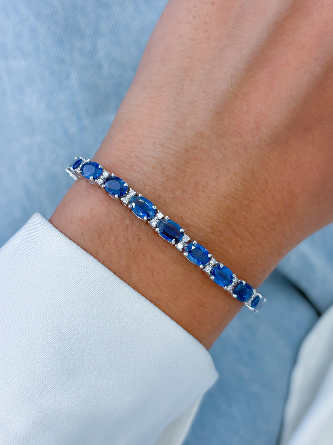 JPBRC-1139/8856 Blue Sapphire Oval With Diamond Bracelet | 18K