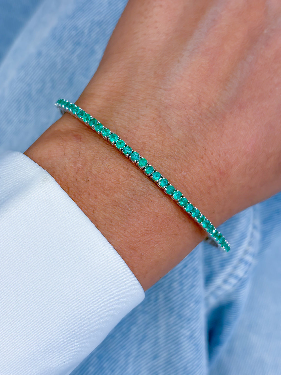 JPBRC-1140/8857 Emerald Round Bangle Bracelet | 18K