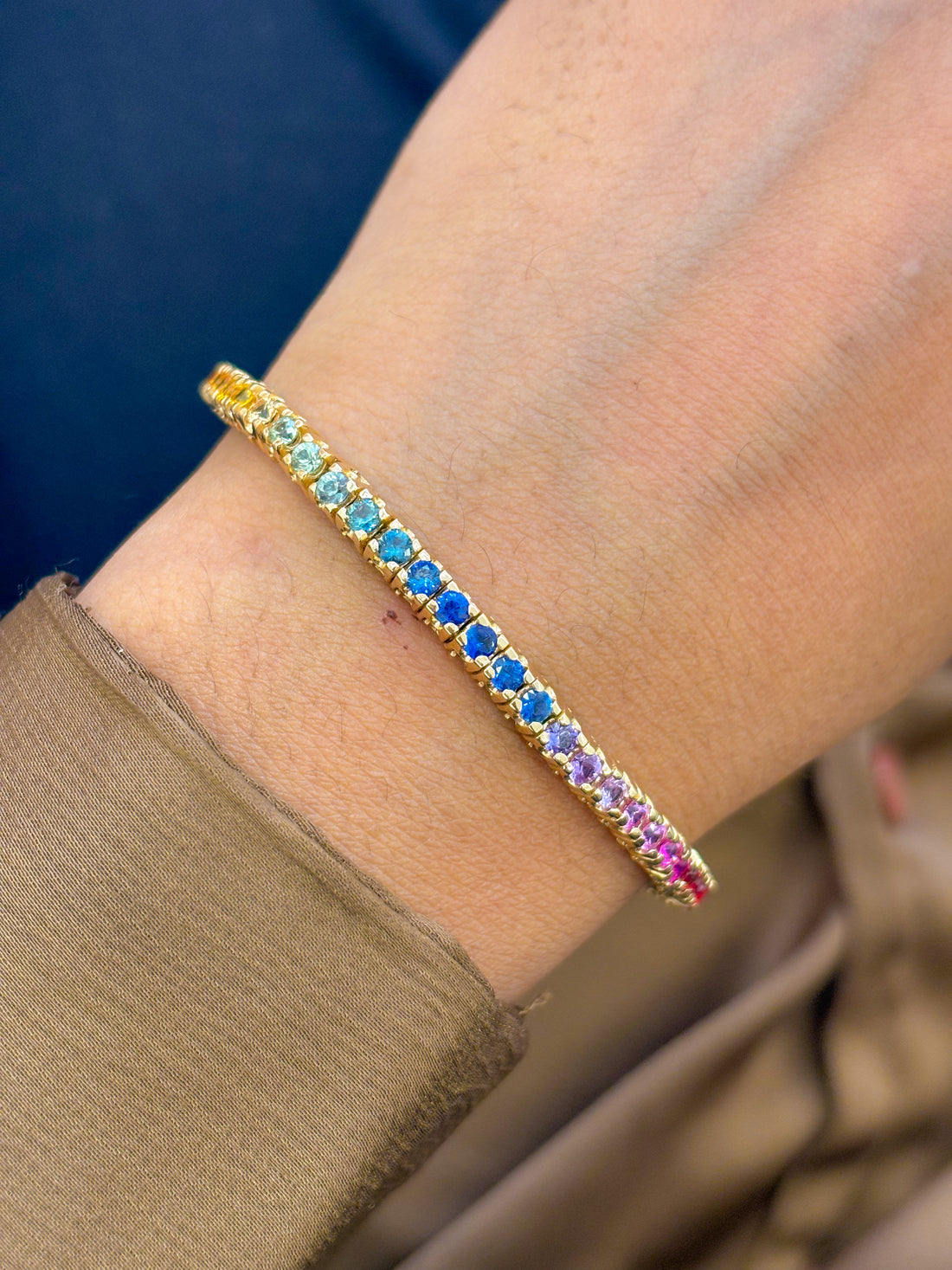 JPBRC-1159/8999 Rainbow Sapphire Round Bangle Bracelet | 14K