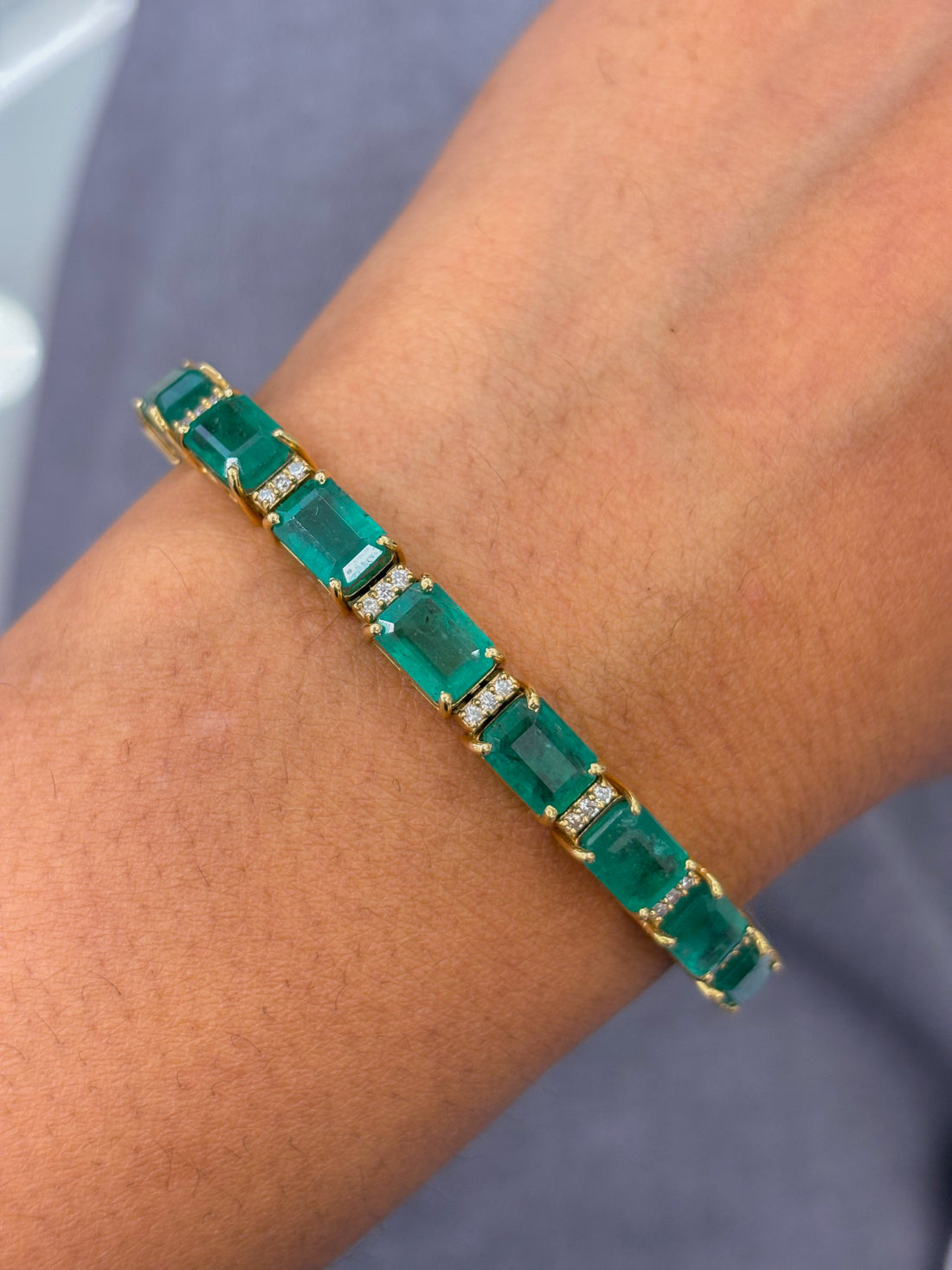 JPBRC-330/2268 Emerald Bracelet | 18K