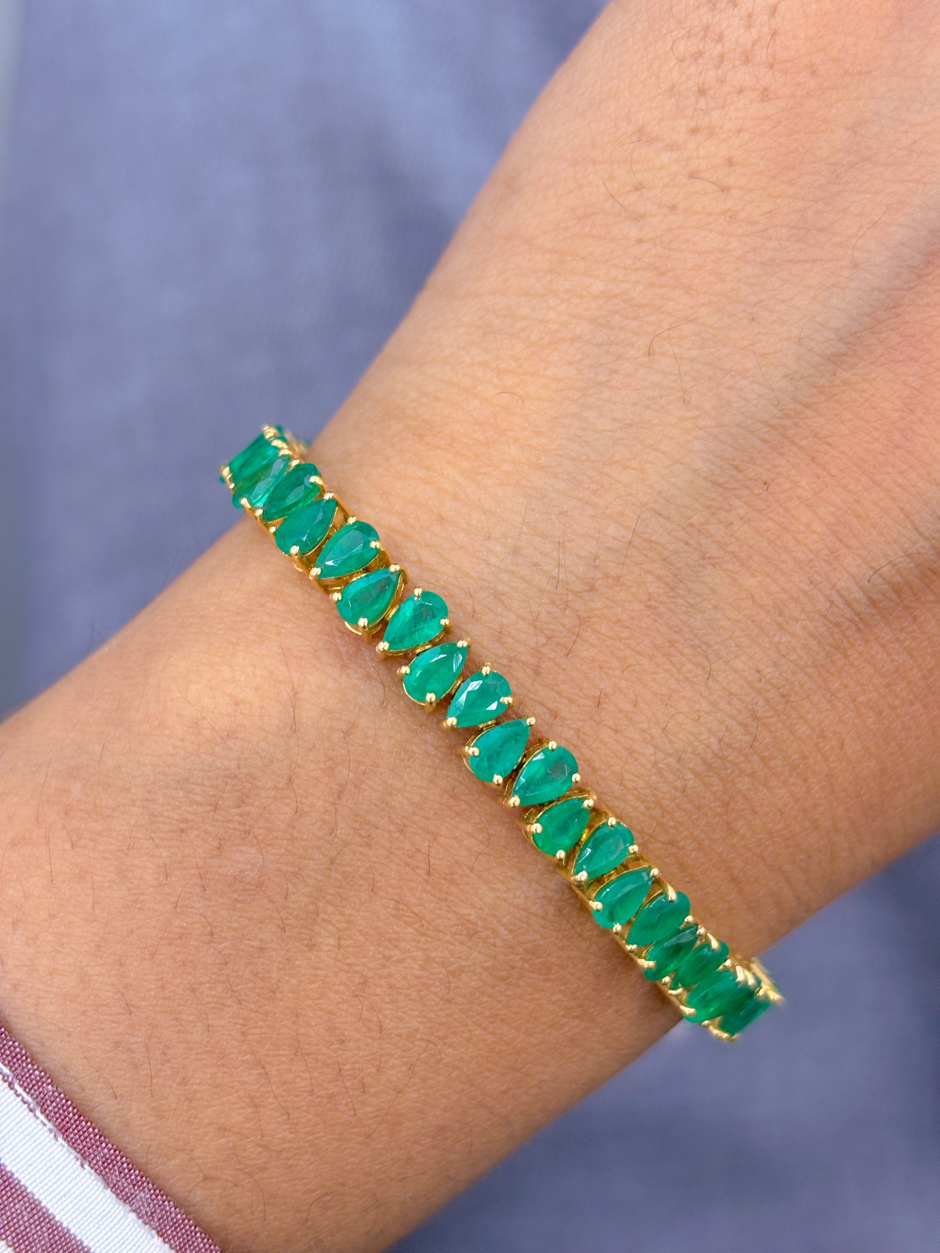 JPBRC-608/4331 Emerald Pear 5X3 Bracelet | 18K