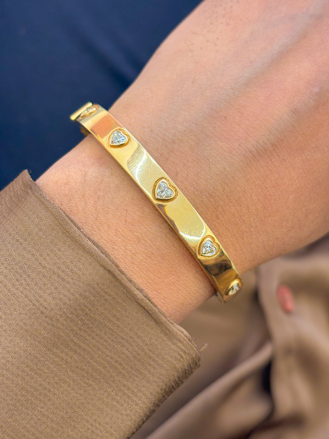 JPBRC-616/4361 Diamond Heart Bangle Bracelet | 18K