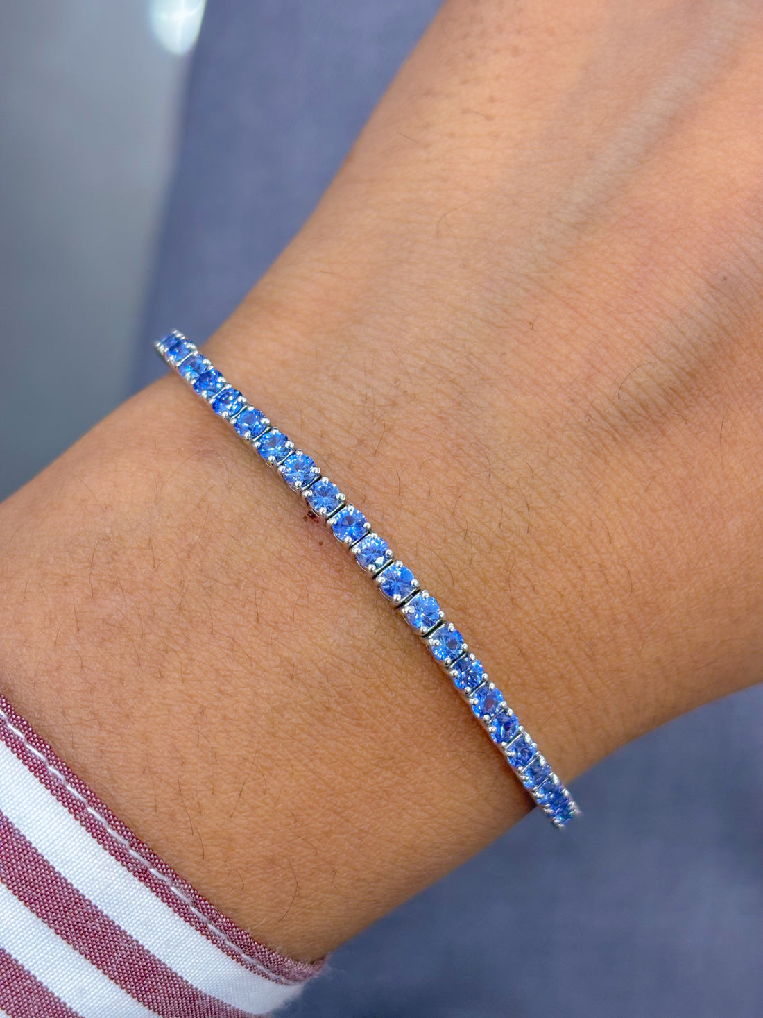 JPBRC-656/4738 Blue Sapphire Round 2.65 Bracelet | 18K