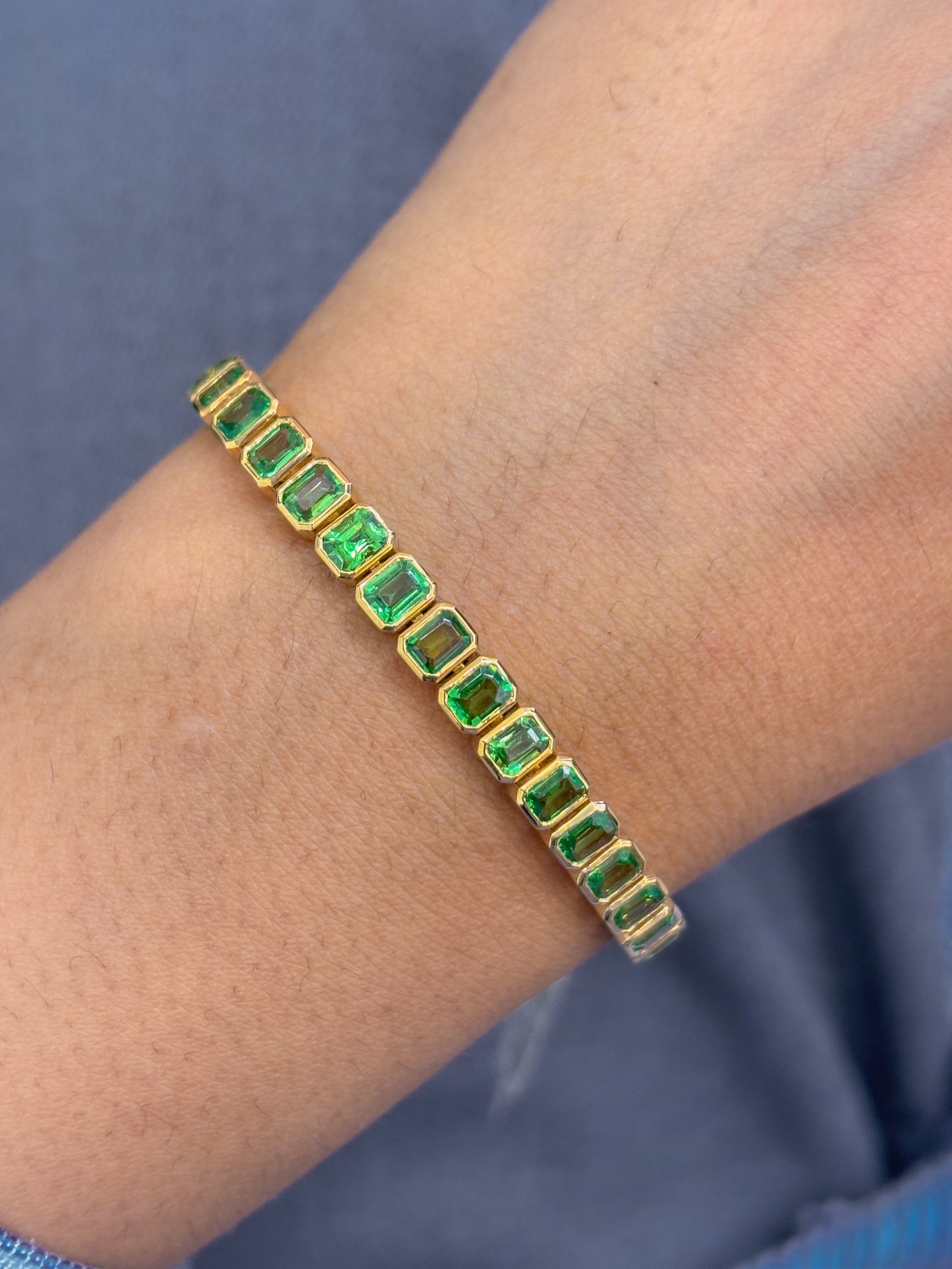 JPBRC-772/5398 Tsavorite Octagon 4X3 Bezal Set Tennis Bracelet | 14K