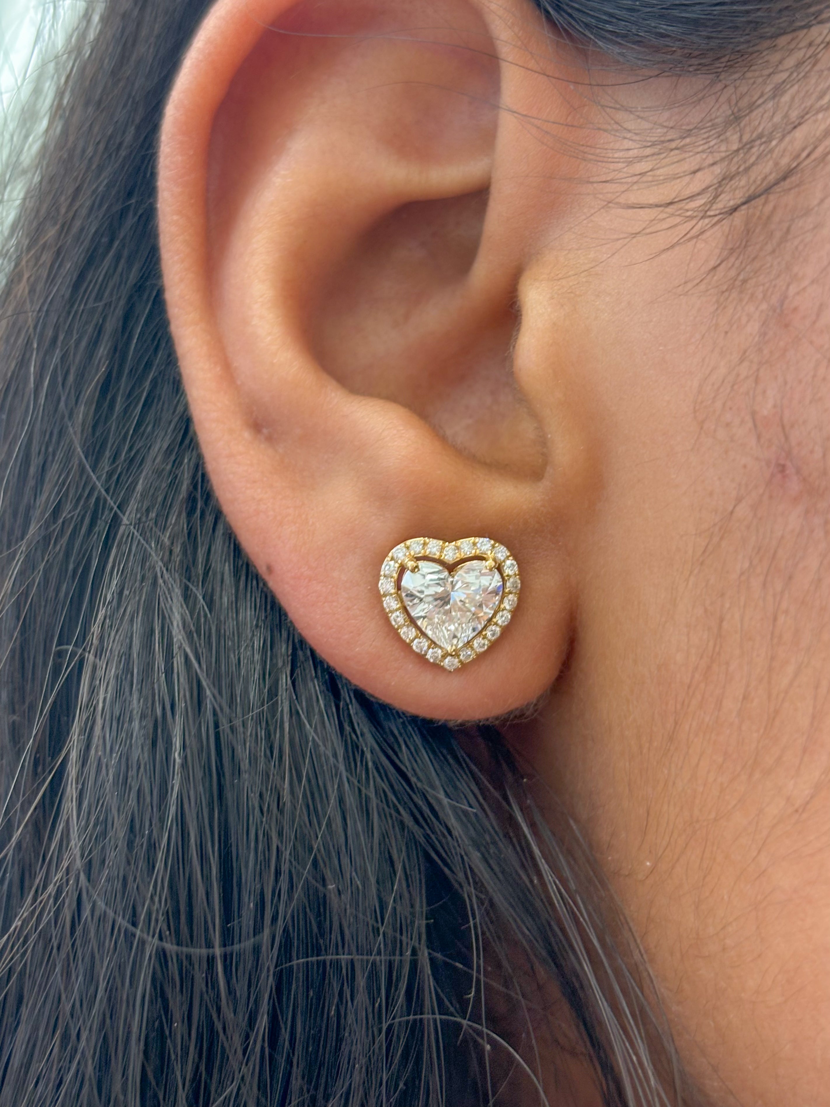 JPERG-1147/5325 Lab Grown Diamond Heart With Round Studs Earring | 18K
