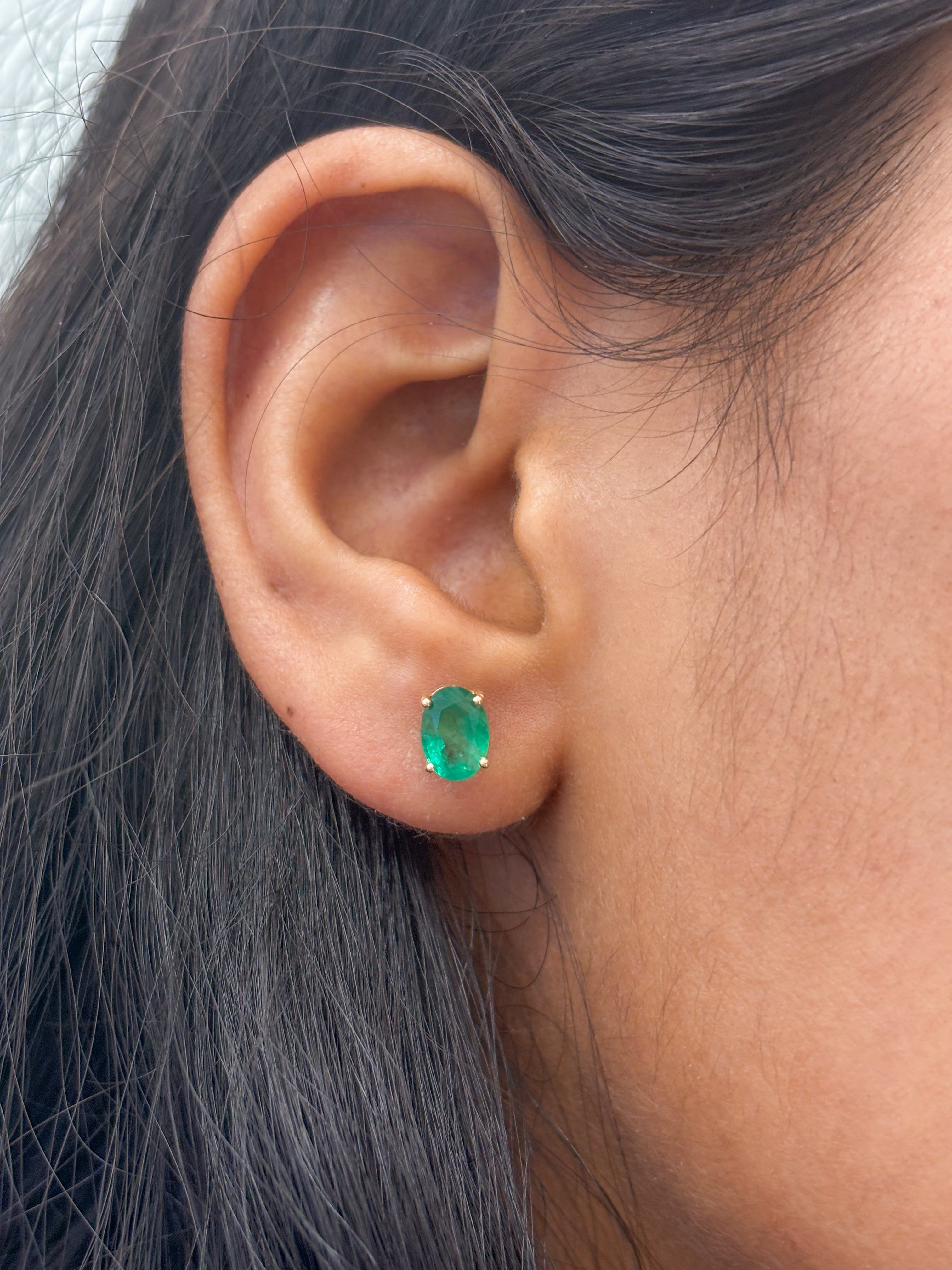 JPERG-1283/5558 Emerald Oval 7X5 Studs Earring | 14K