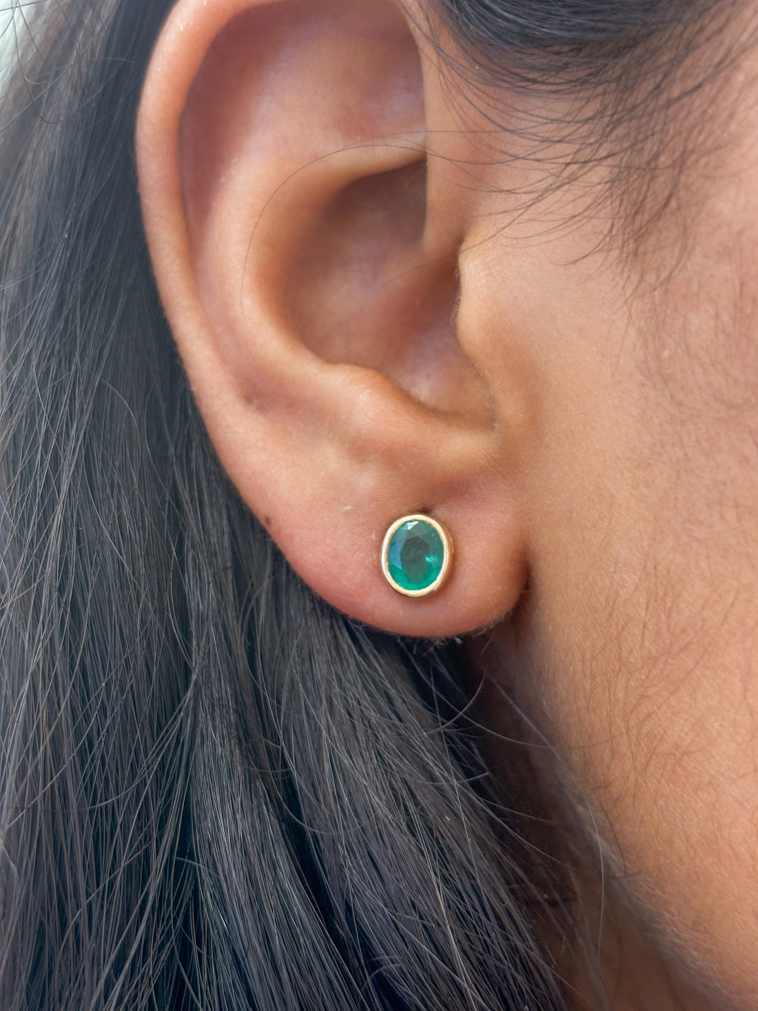 JPERG-1375/5737 Emerald Oval 7X5 With Diamond Studs Earring | 18K