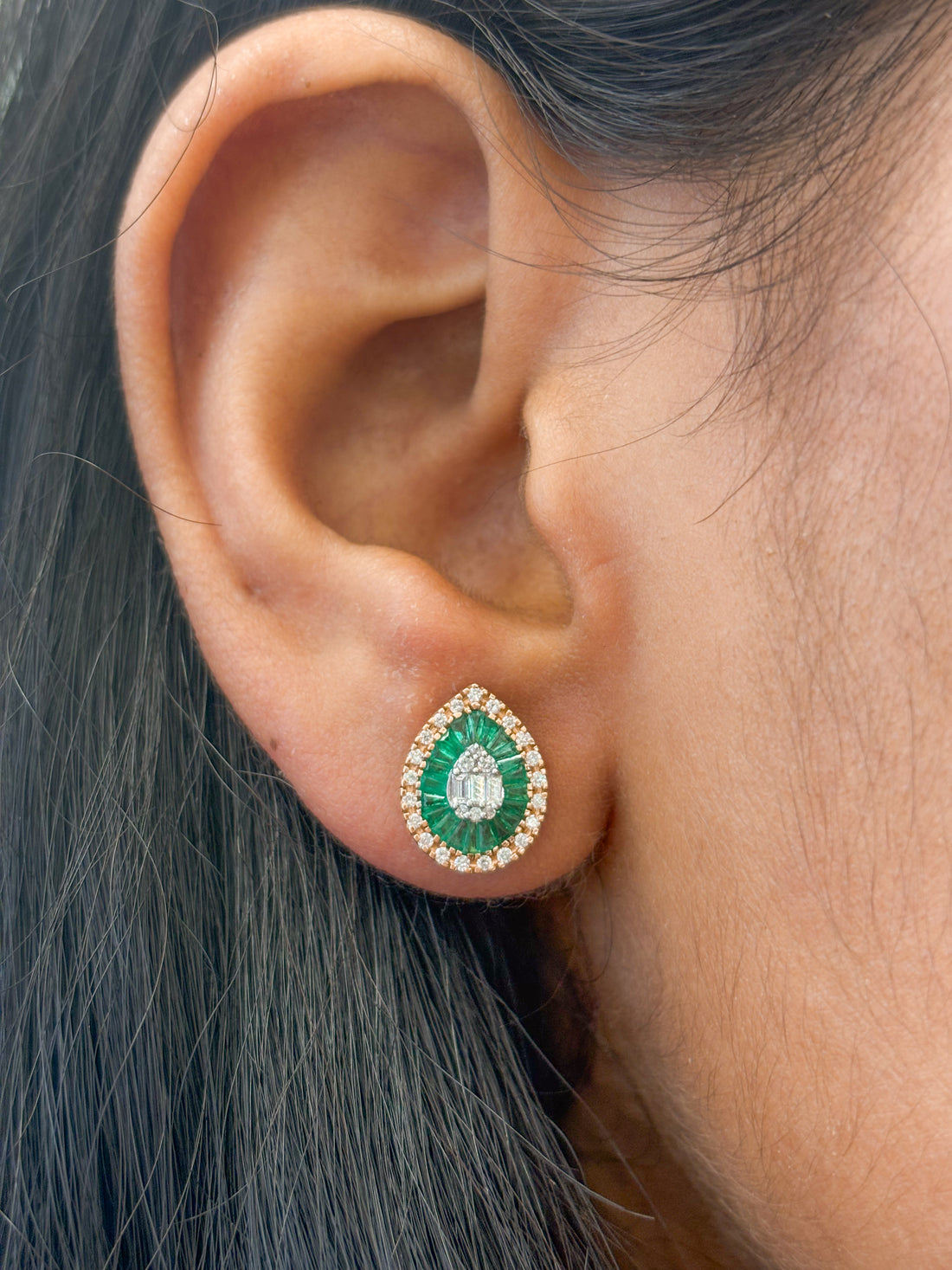 JPERG-1477/5946 Emerald  Taper With Diamond Studs Earring | 18K