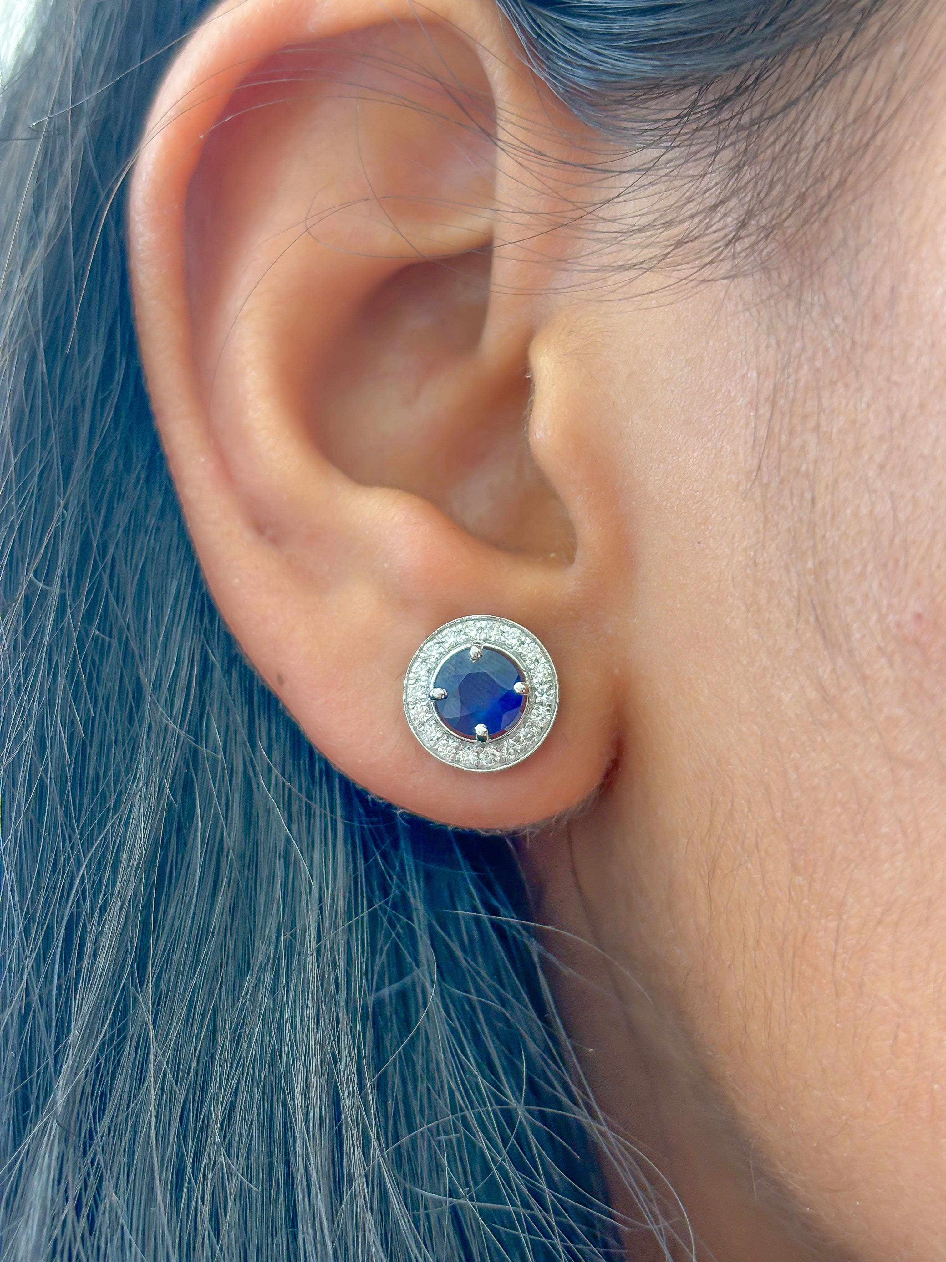 JPERG-1531/6117 Blue Sapphire Round 5.50 Studs Earring | 18K