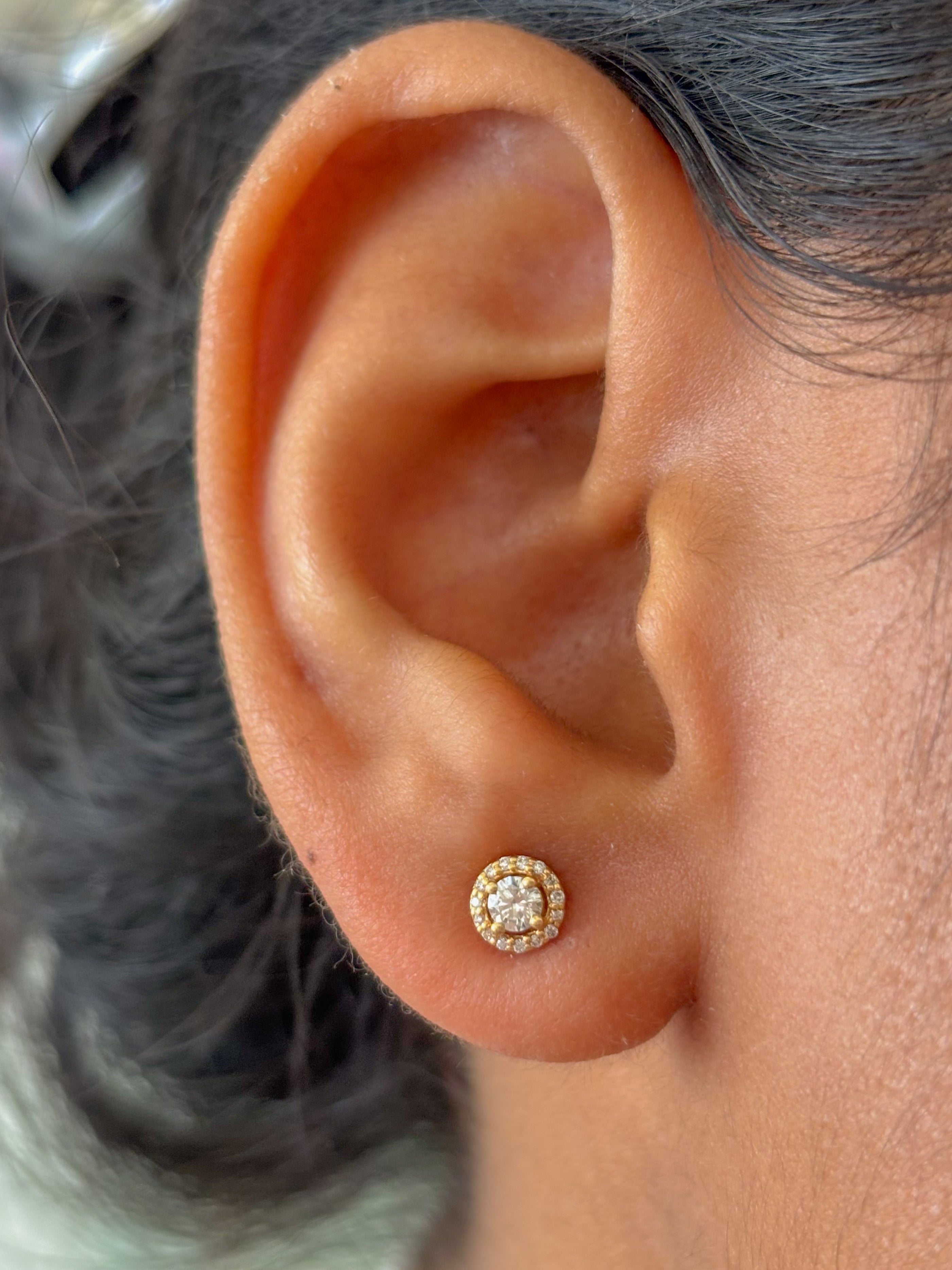 JPERG-1834/6890 Diamond Round Studs Earring | 18K