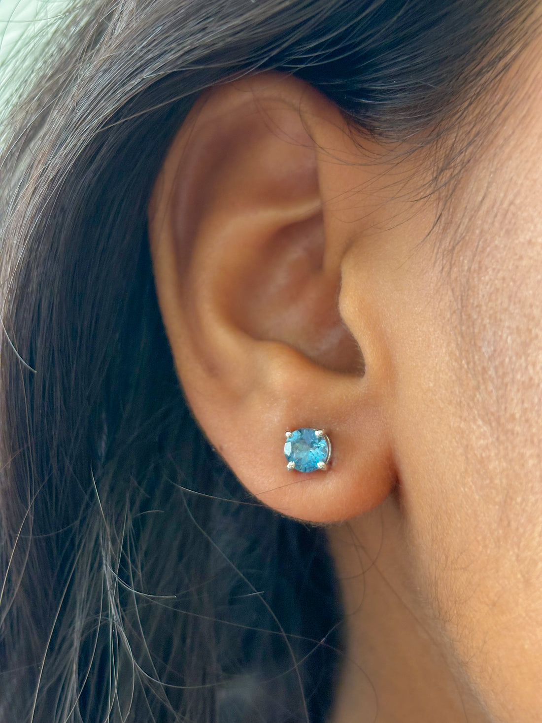 JPERG-1858/6980 Aquamarine Round Studs Earring | 18K