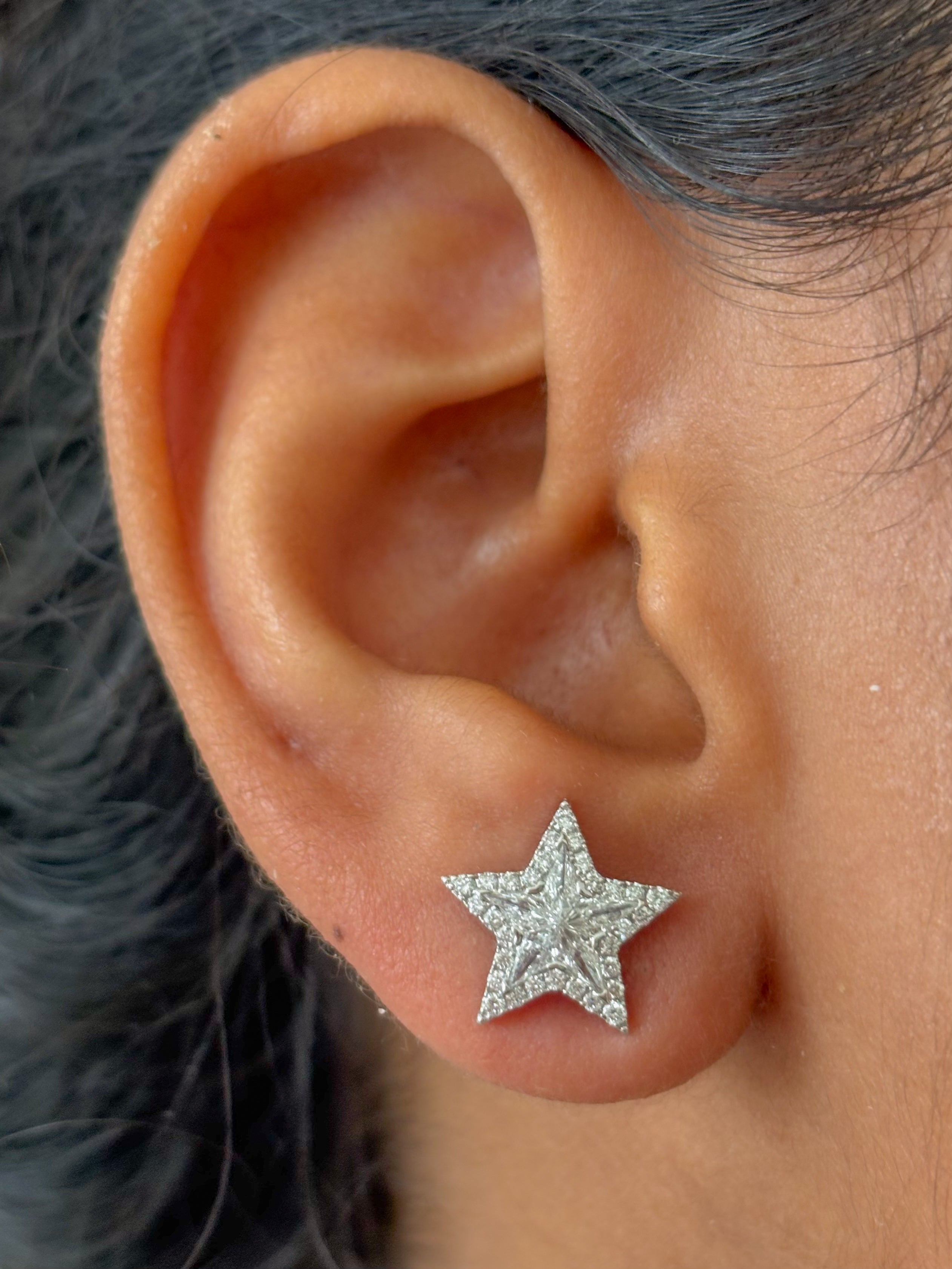 JPERG-1872/7024 Diamond Studs Earring | 18K