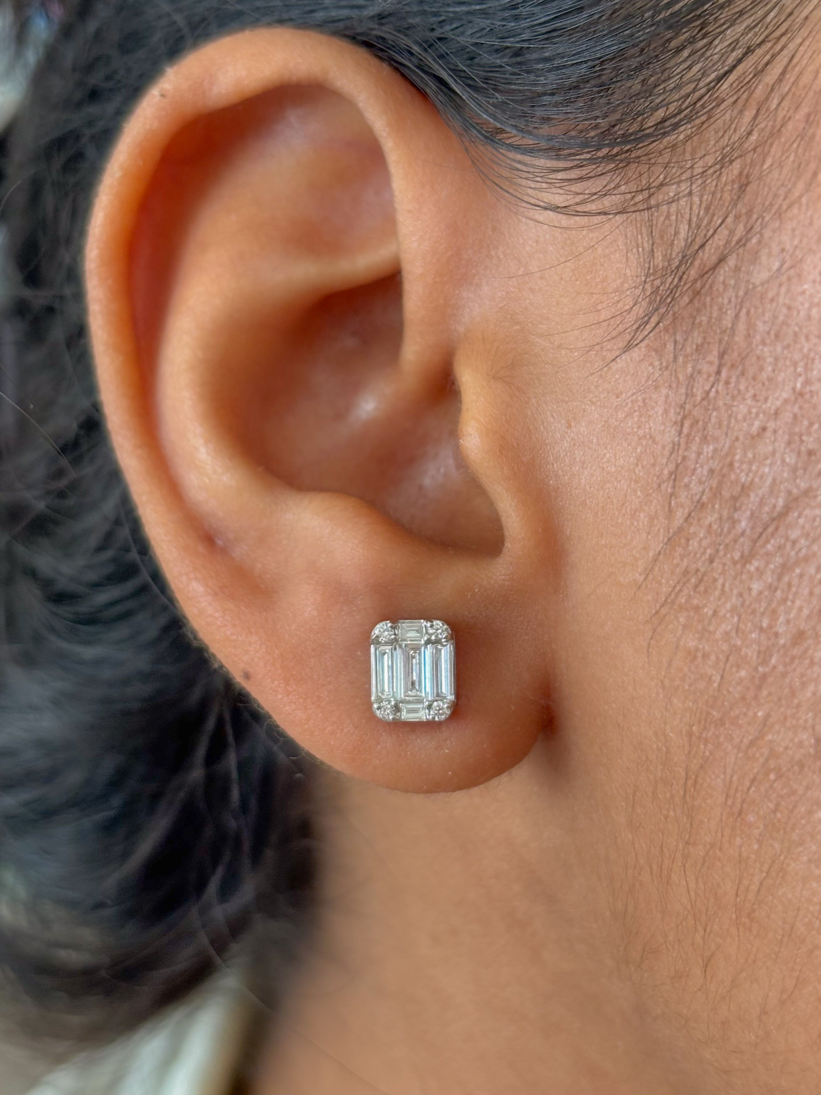 JPERG-1873/7025 Diamond Studs Earring | 18K