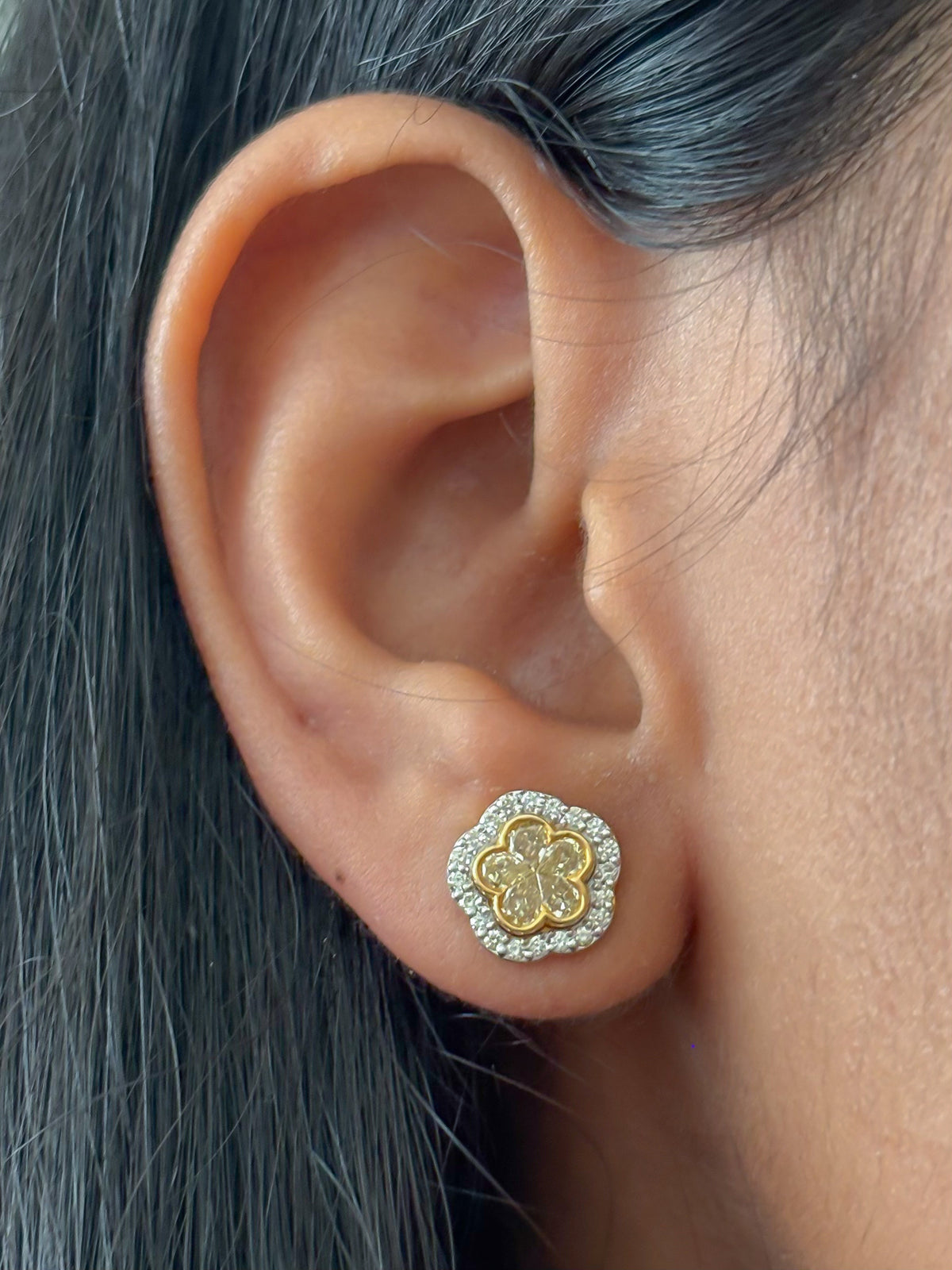 JPERG-1889/7063 Yellow Diamond Studs Earring | 18K