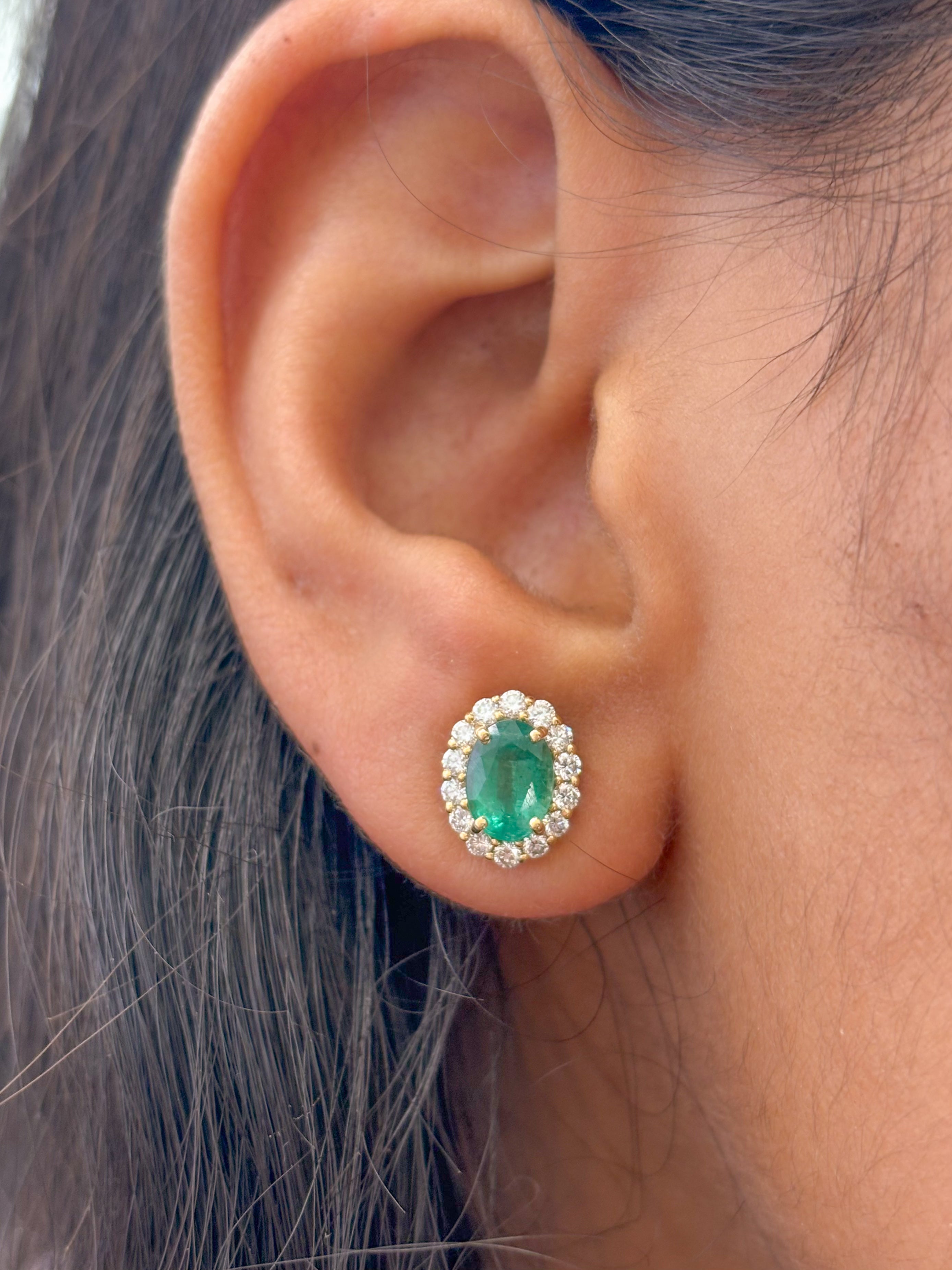 JPERG-2011/7397 Emerald Oval Diamond Studs Earring | 18K