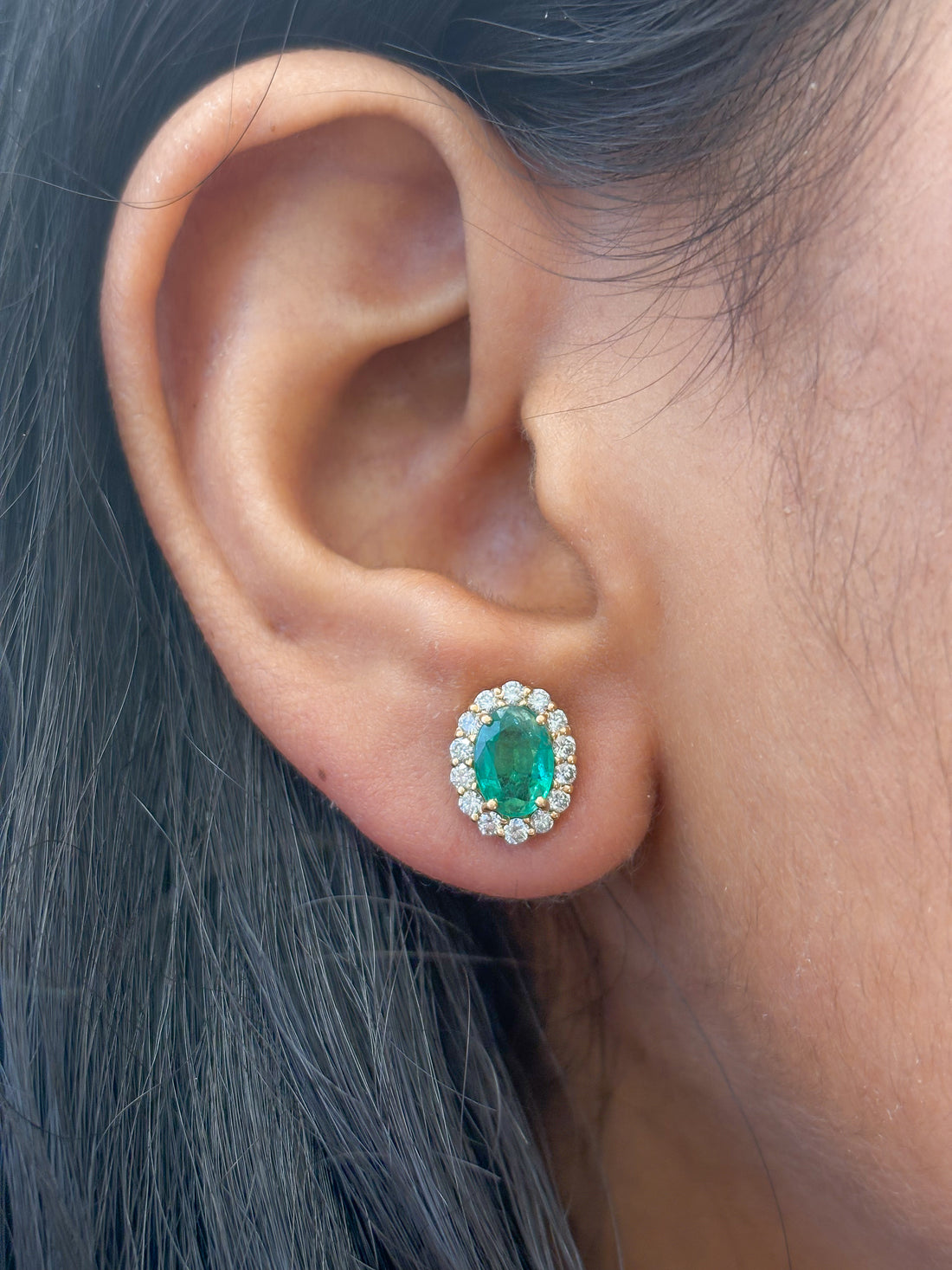 JPERG-2025/7484 Emerald Oval With Diamond Studs Earring | 18K