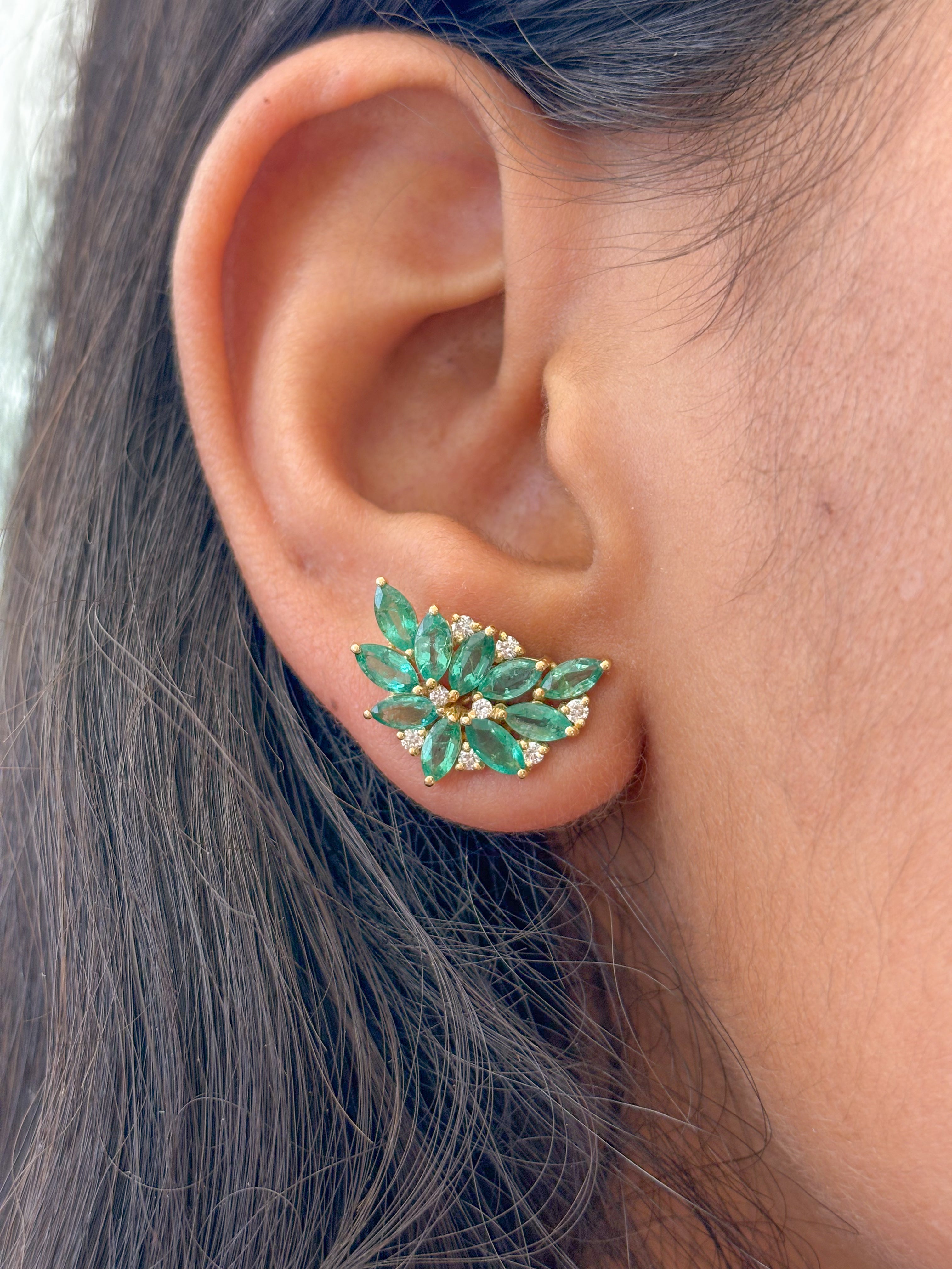 JPERG-2040/7539 Emerald Marquise Studs Earring | 18K