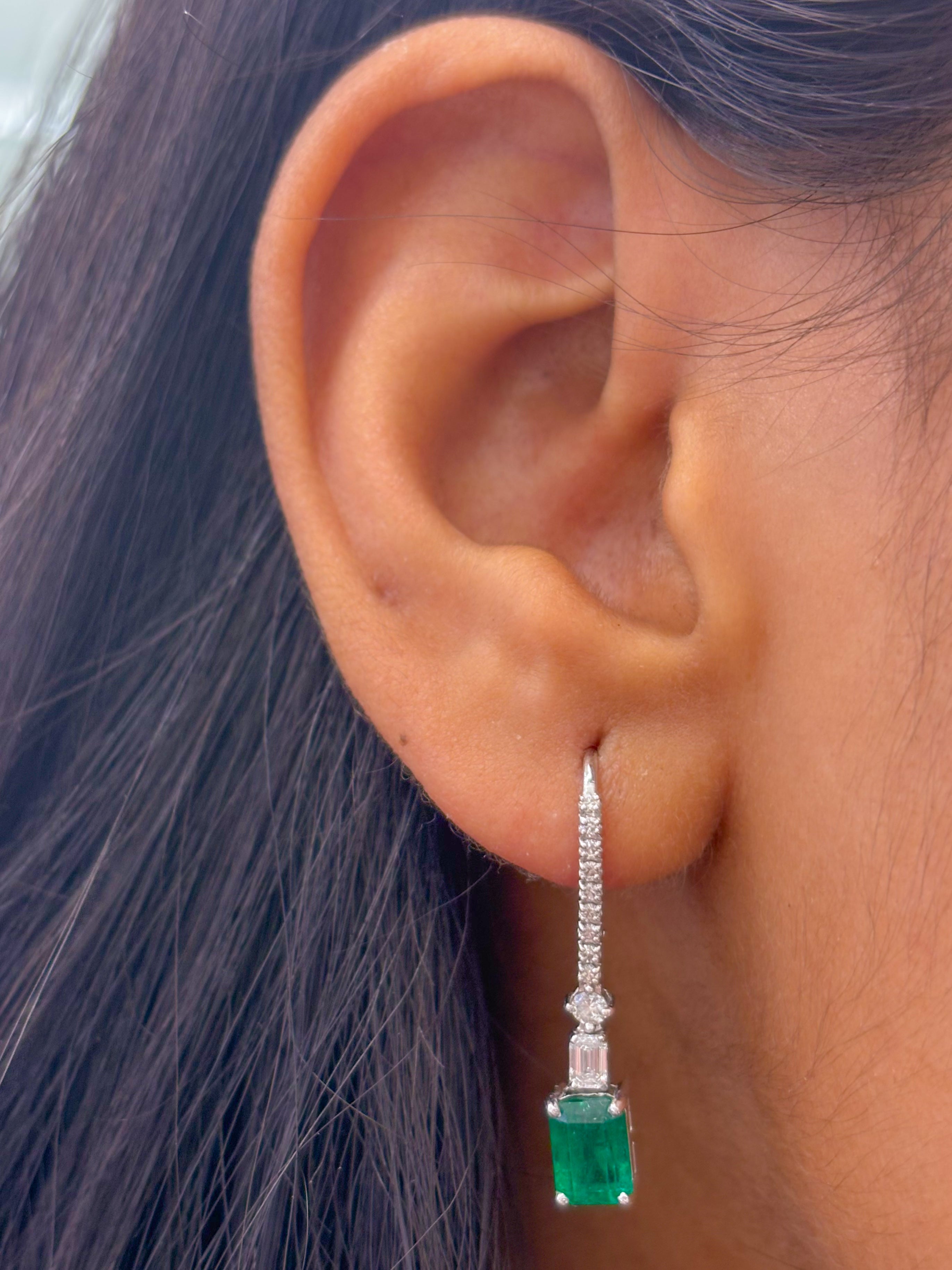 JPERG-2060/7628 Emerald Octagon Diamond Dangling Earring | 18K