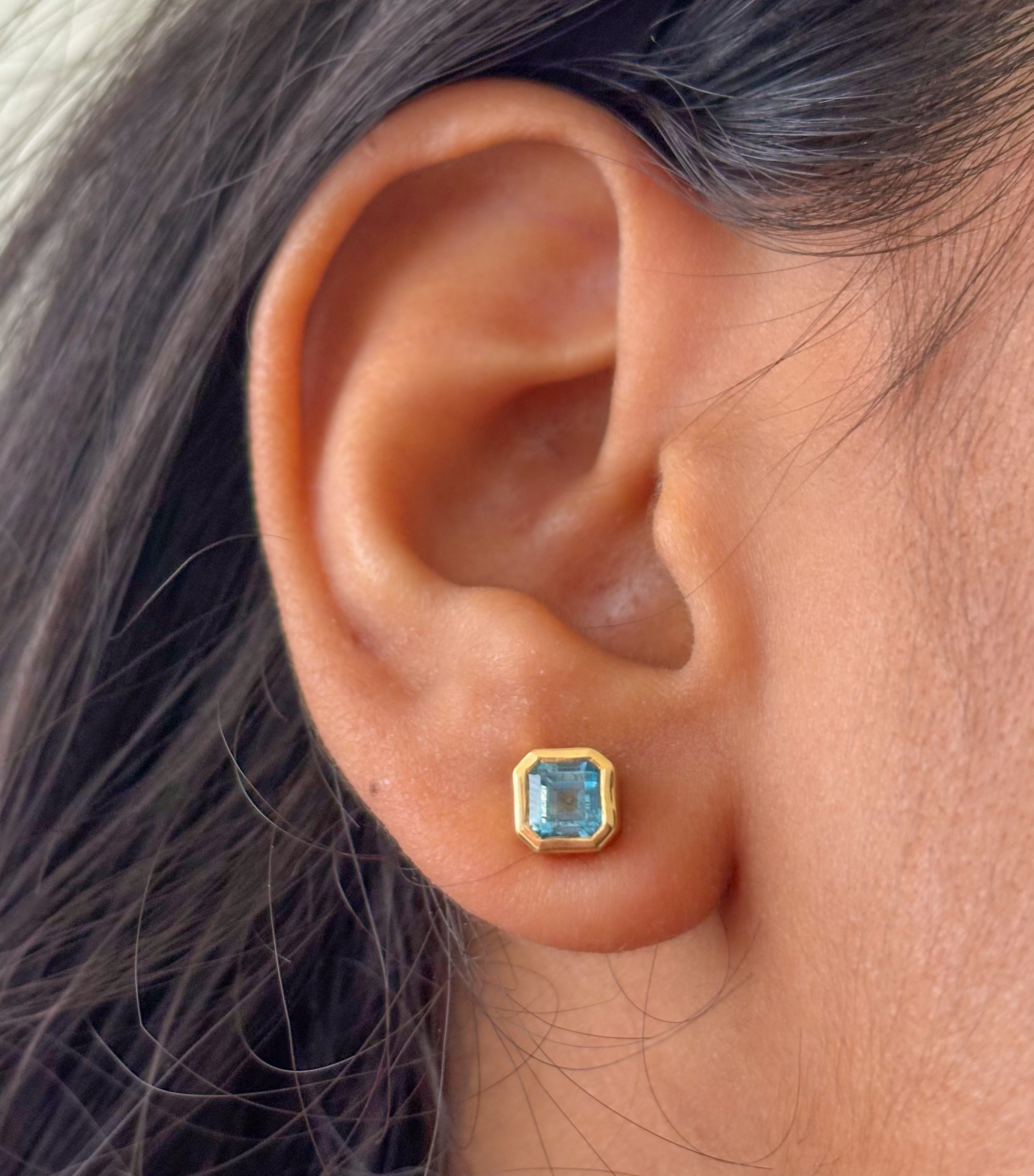 JPERG-2083/7664 Aquamarine Square Octagon Bezel Set Earring | 18K