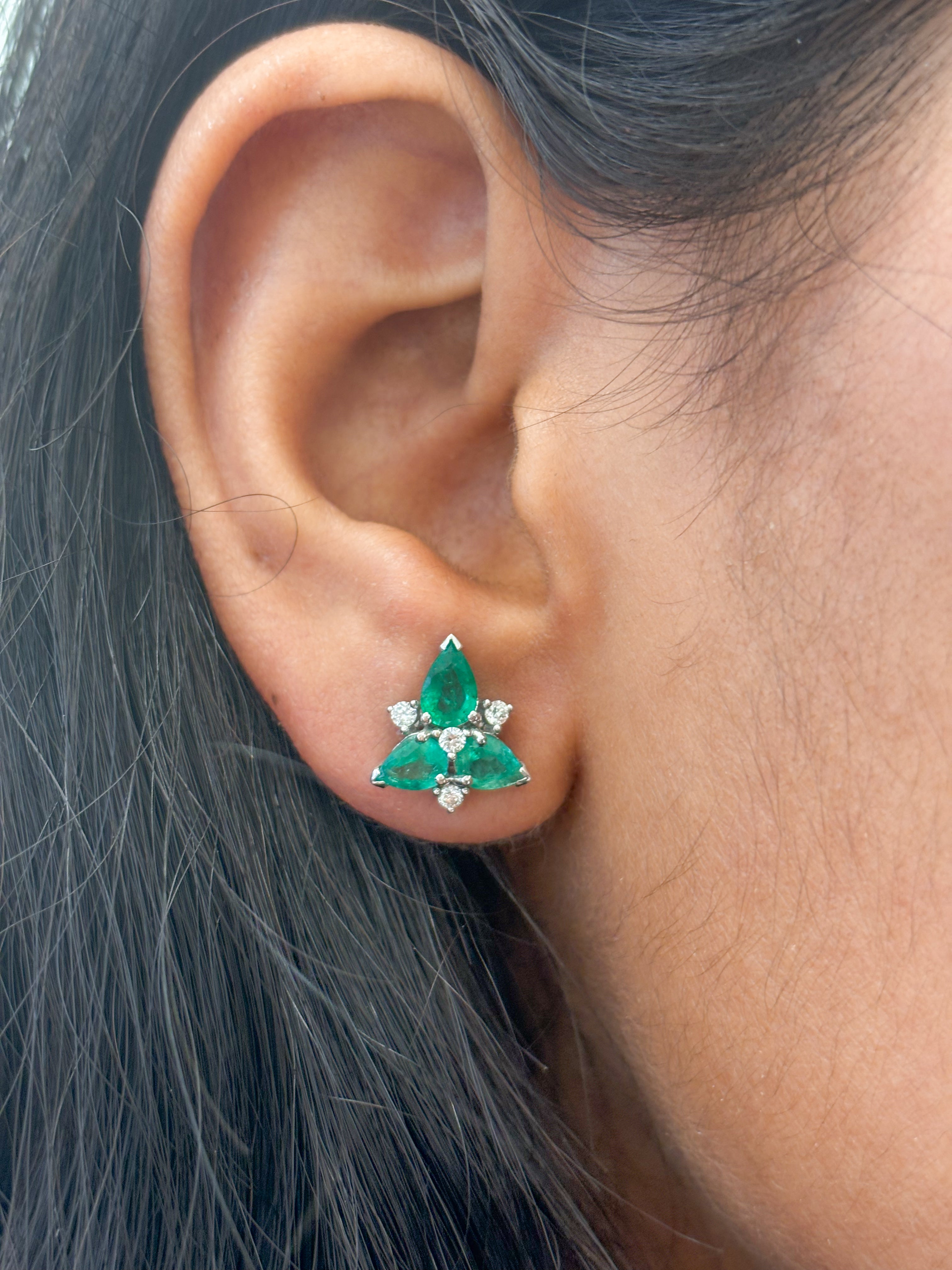 JPERG-2103/7704 Emerald Pear Diamond Studs Earring | 18K