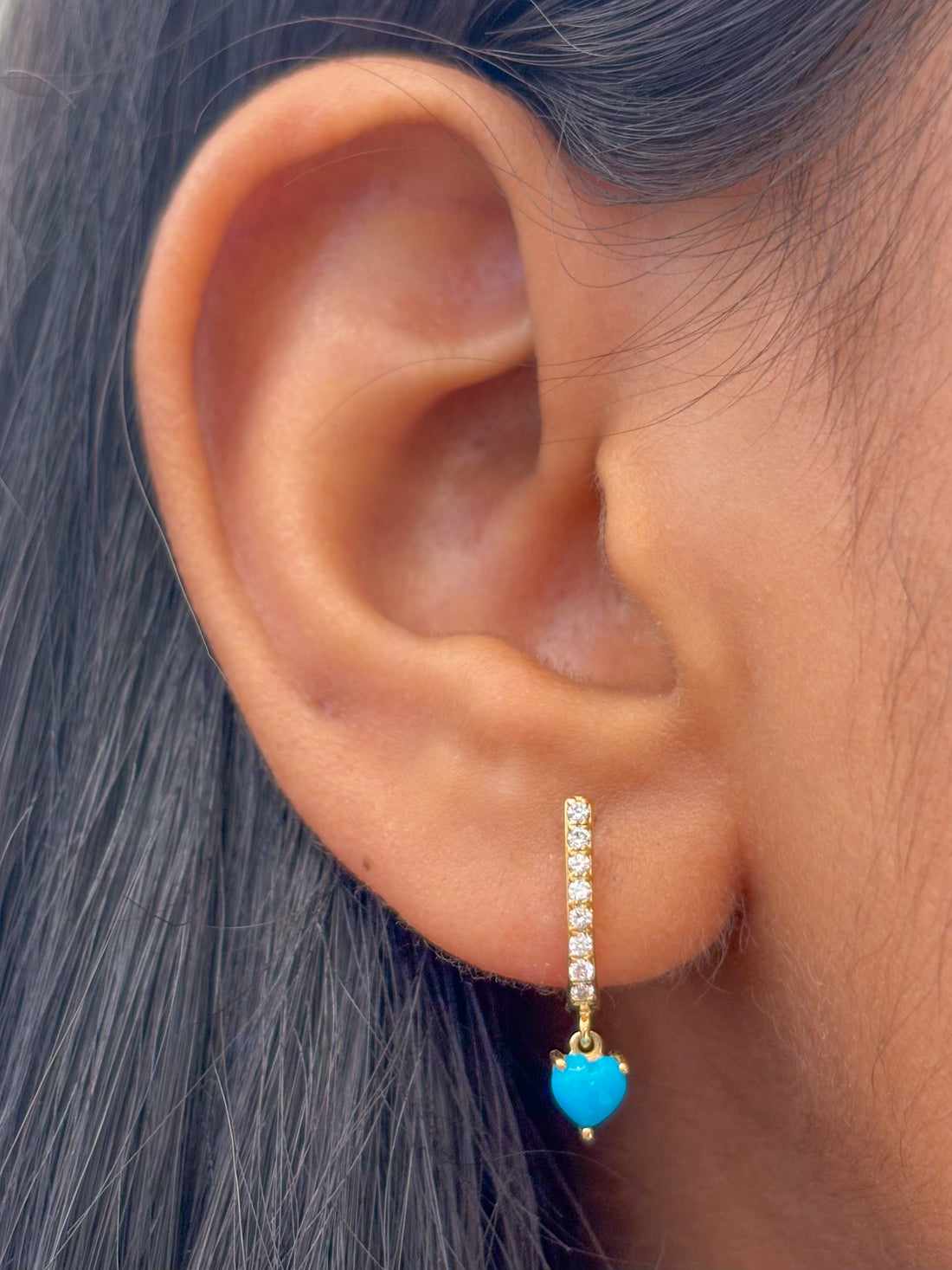 JPERG-2121/7751 Turquoise Heart Diamond Huggies Earring | 18K
