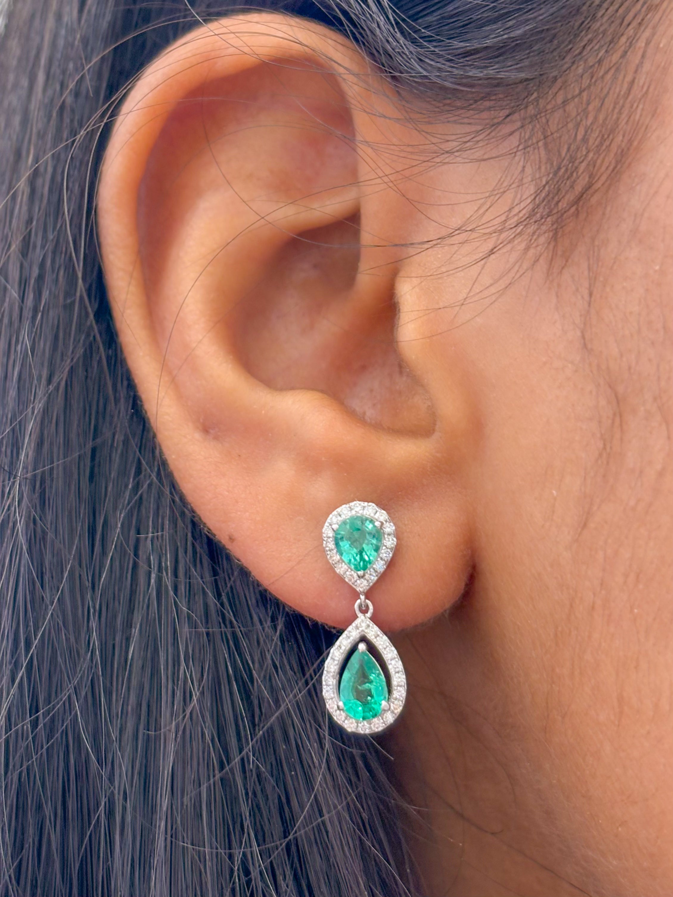 JPERG-2157/7855 Emerald Pear Diamond Dangling Earring | 18K