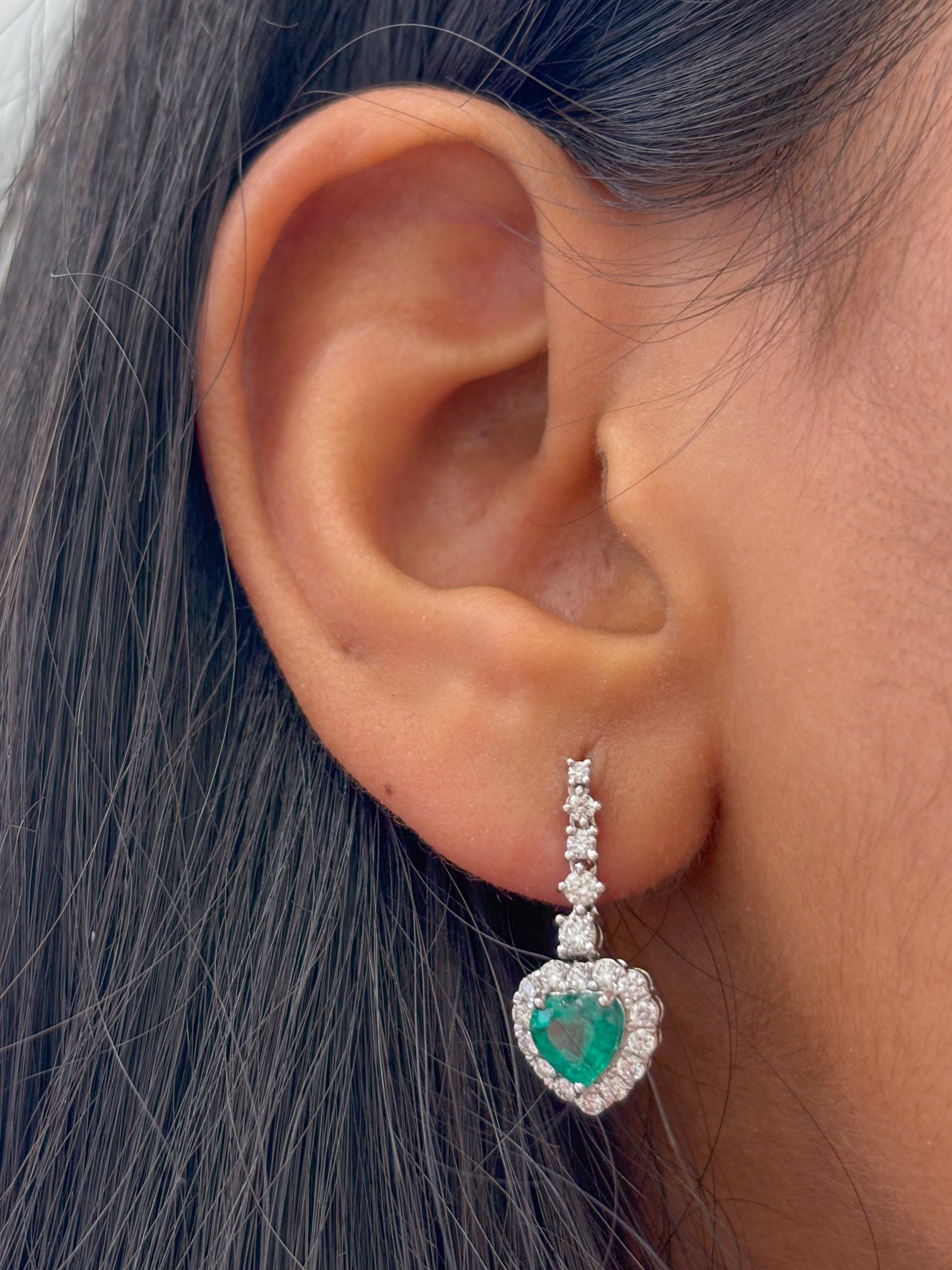 JPERG-2195/7975 Emerald Heart Diamond Dangling Earring | 18K