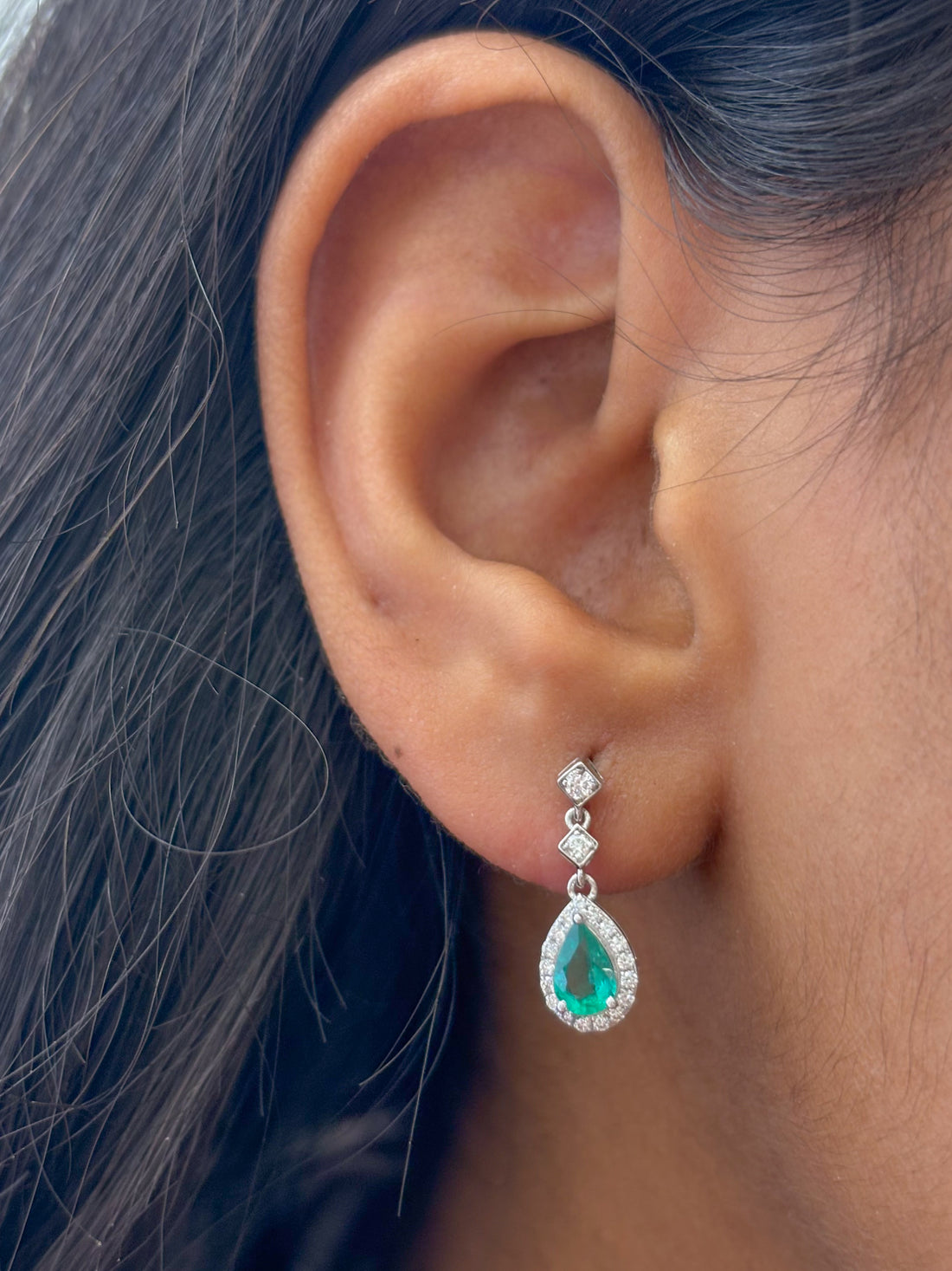 JPERG-2198/8009 Emerald Pear Diamond Dangling Earring | 18K