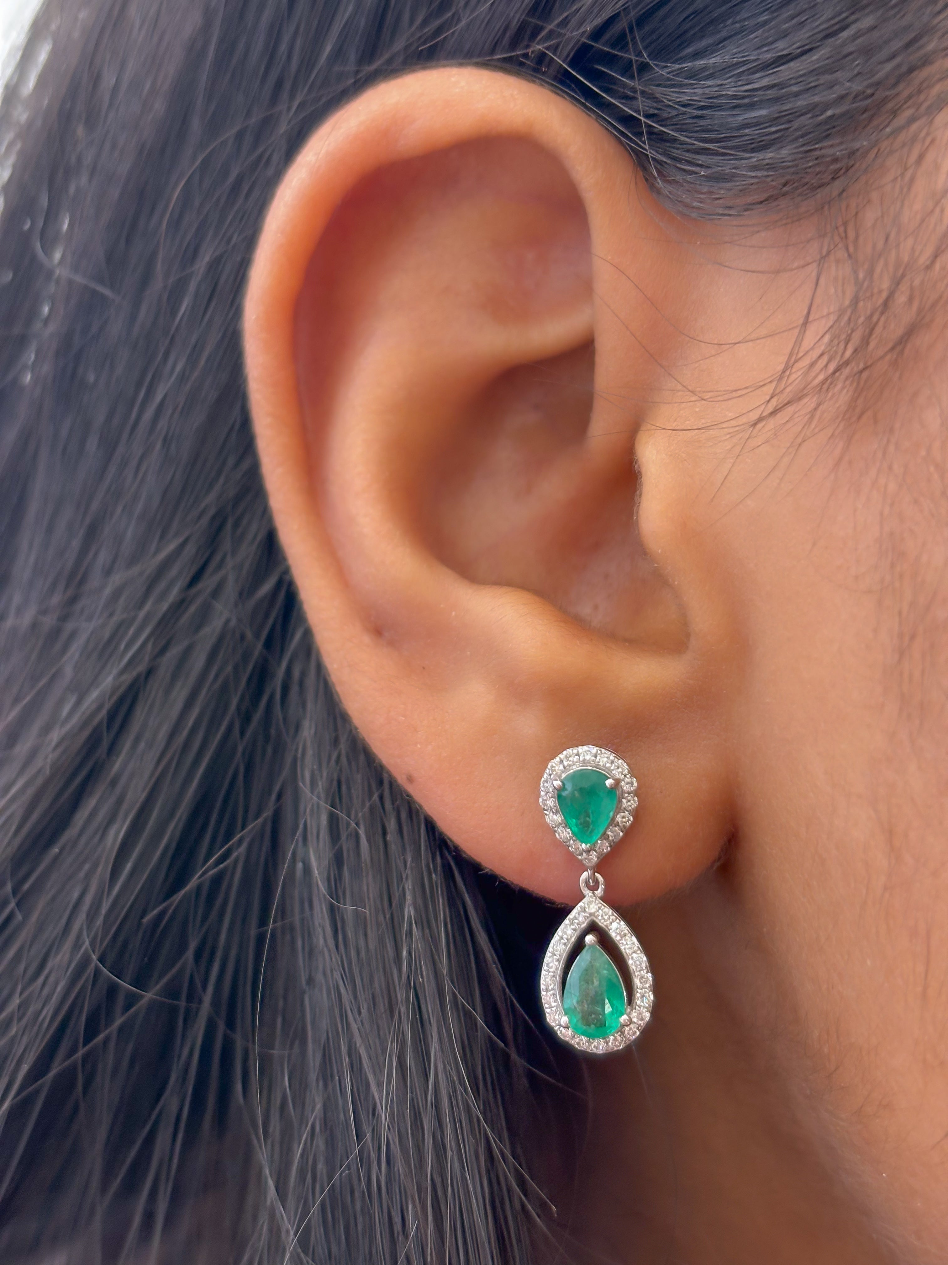 JPERG-2204/8015 Emerald Pear Diamond Dangling Earring | 18K