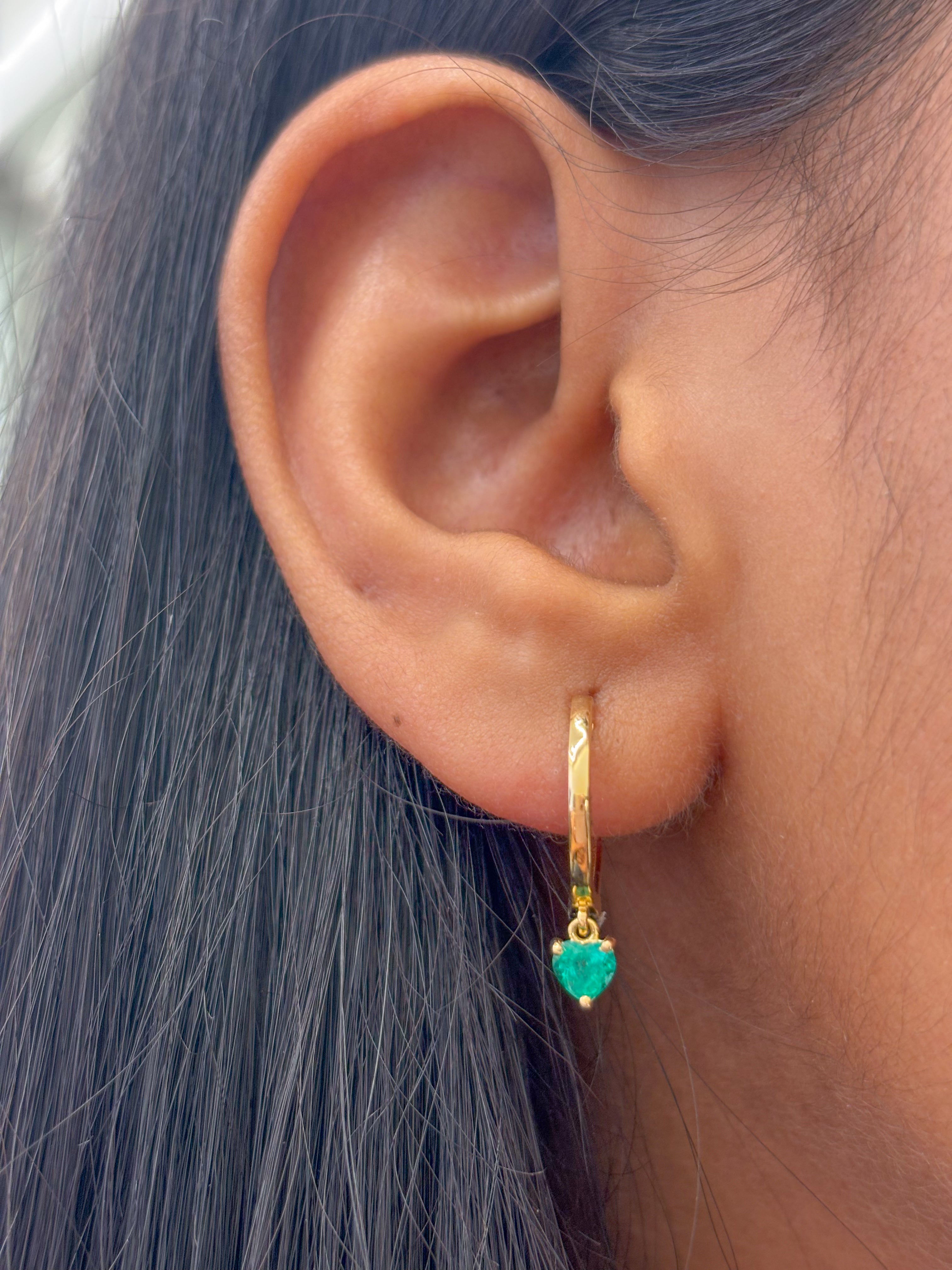 JPERG-2210/8021 Emerald Heart Huggies Earring | 18K