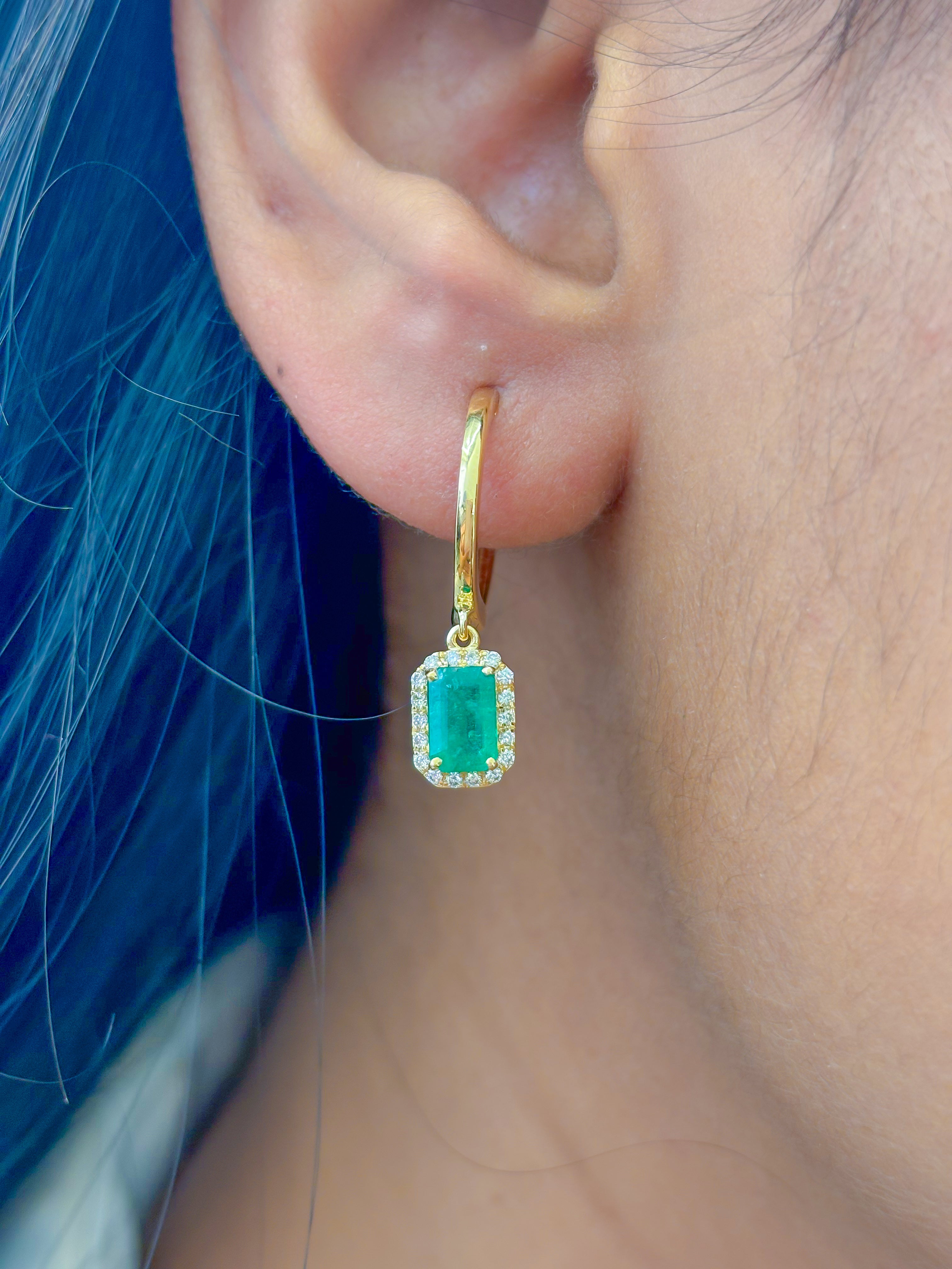 JPERG-2355/8349 Emerald Diamond Earring | 18K