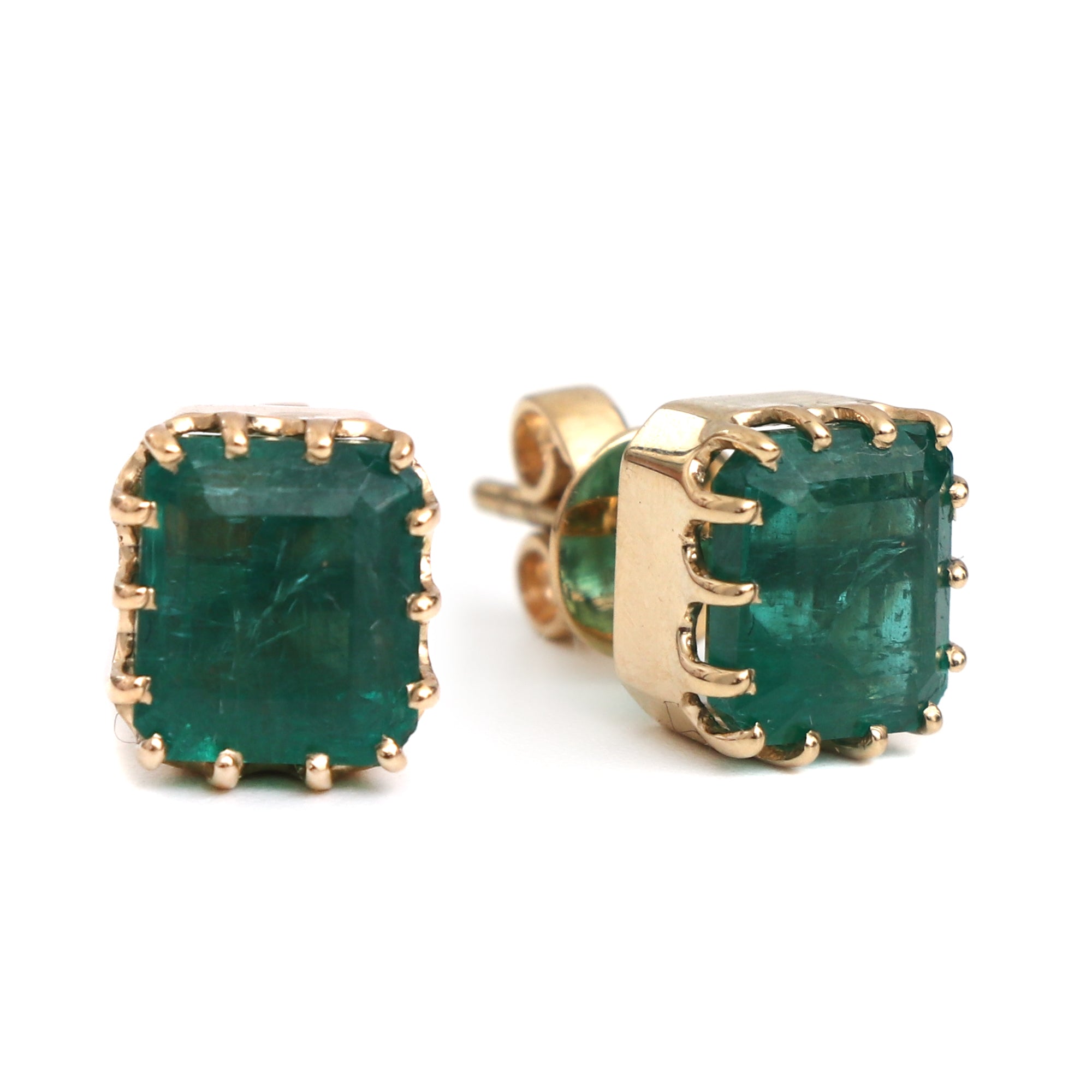 JPERG-235/1340 Emerald Studs Earring | 18K