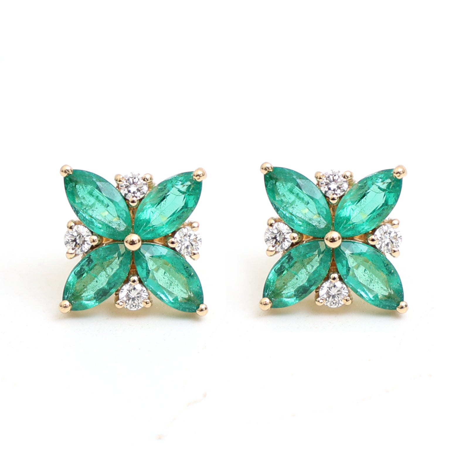 JPERG-2394/8573 Emerald Diamond Earring | 18K