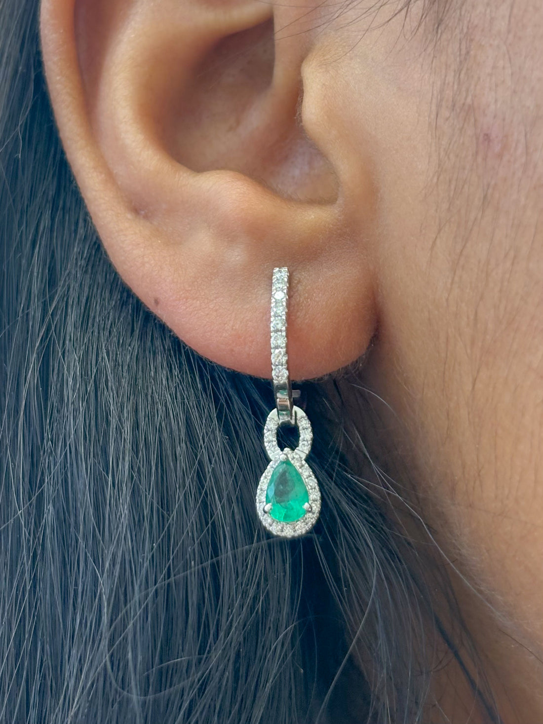 JPERG-2425/8790 Emerald Diamond Earring | 18K
