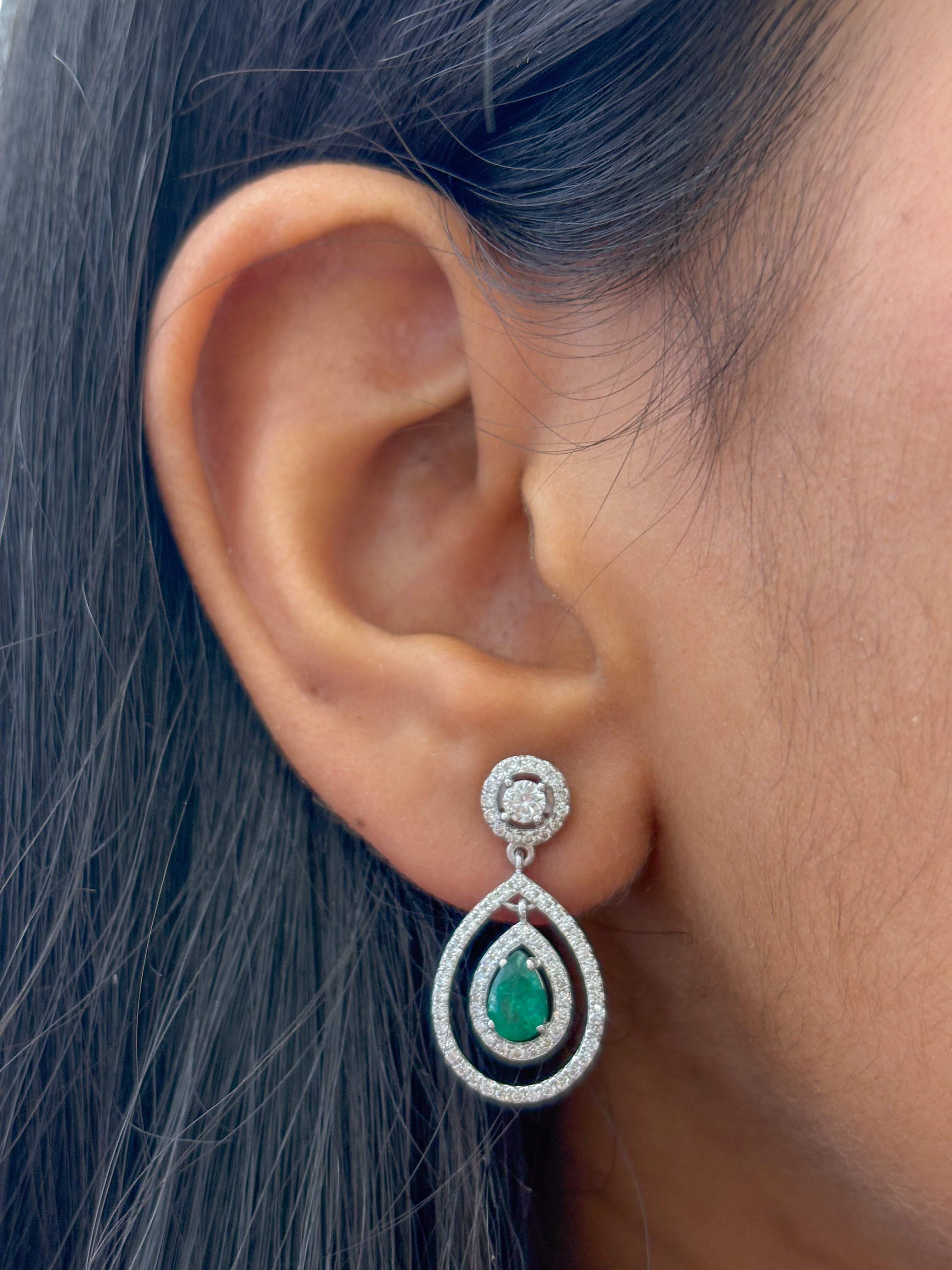 JPERG-2428/8794 Emerald Diamond Earring | 18K