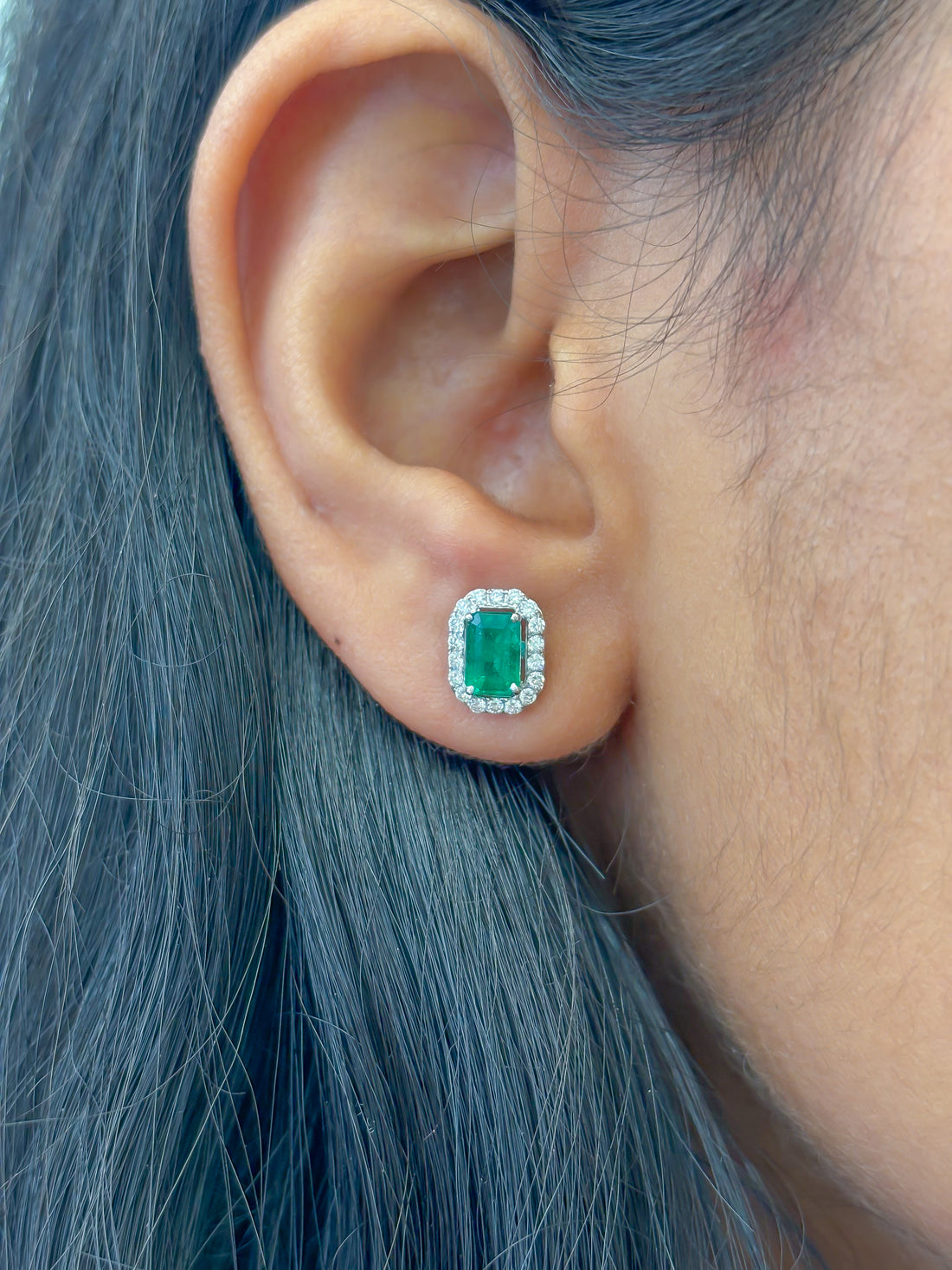 JPERG-3435/8831 Emerald Diamond Earring | 18K