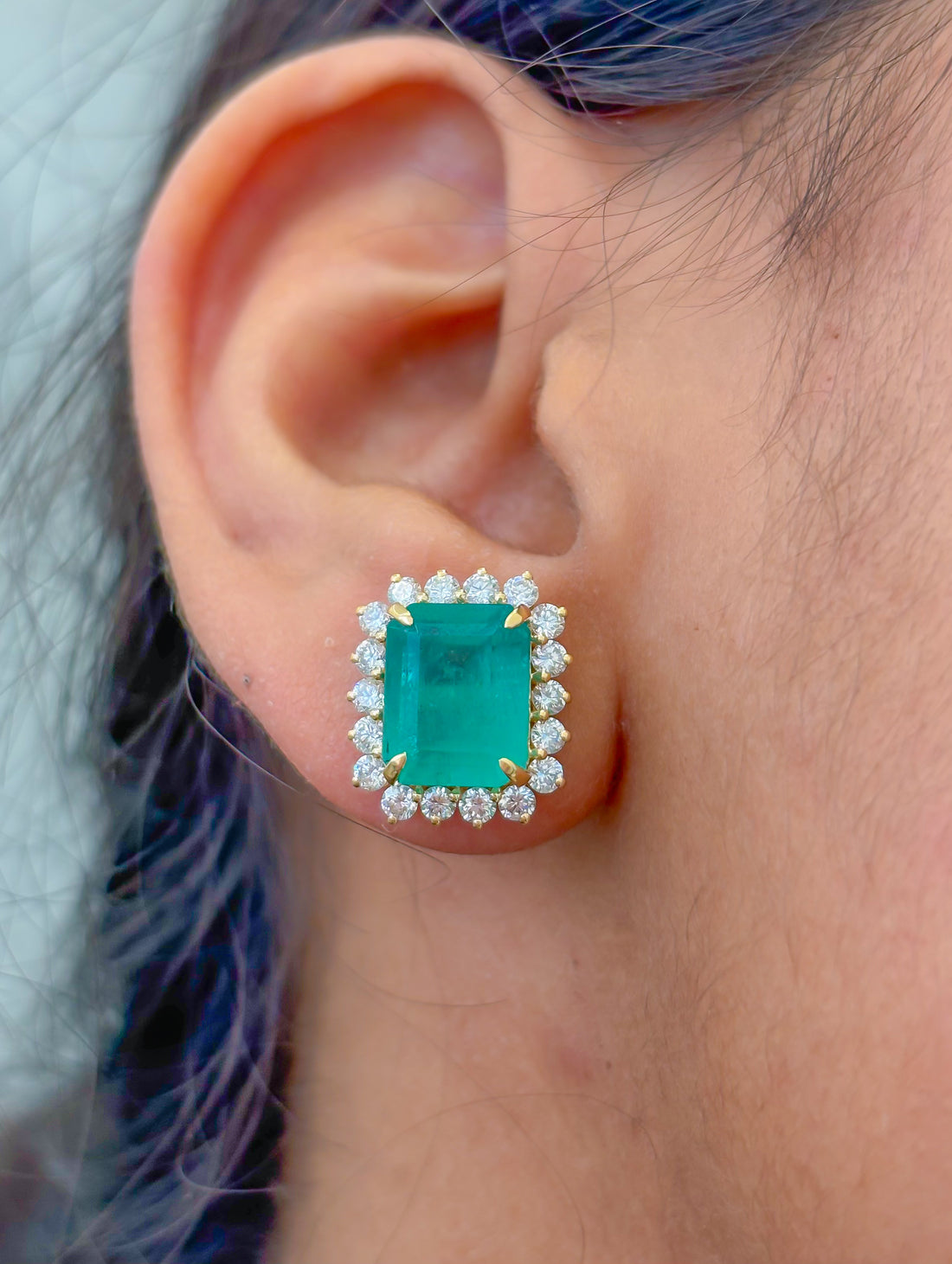 JPERG-3454/8920 Emerald Diamond Earring | 18K