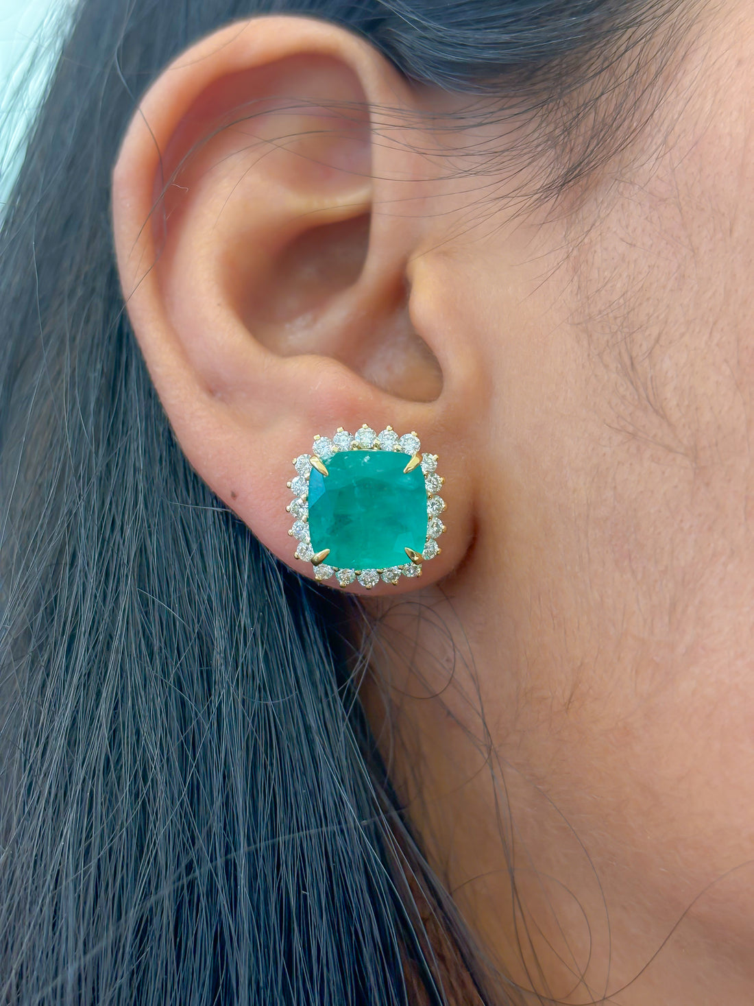 JPERG-3467/8978 Emerald Diamond Earring | 18K