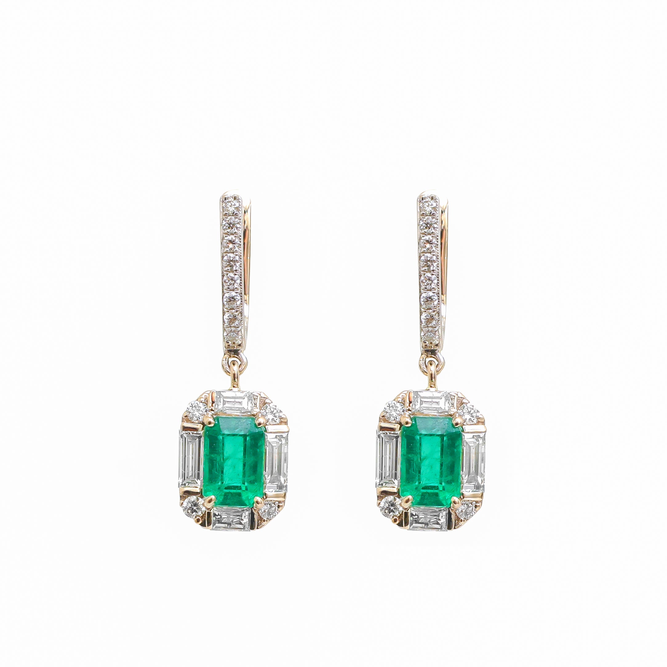 JPERG-3473/9022 Emerald Diamond Earring | 18K