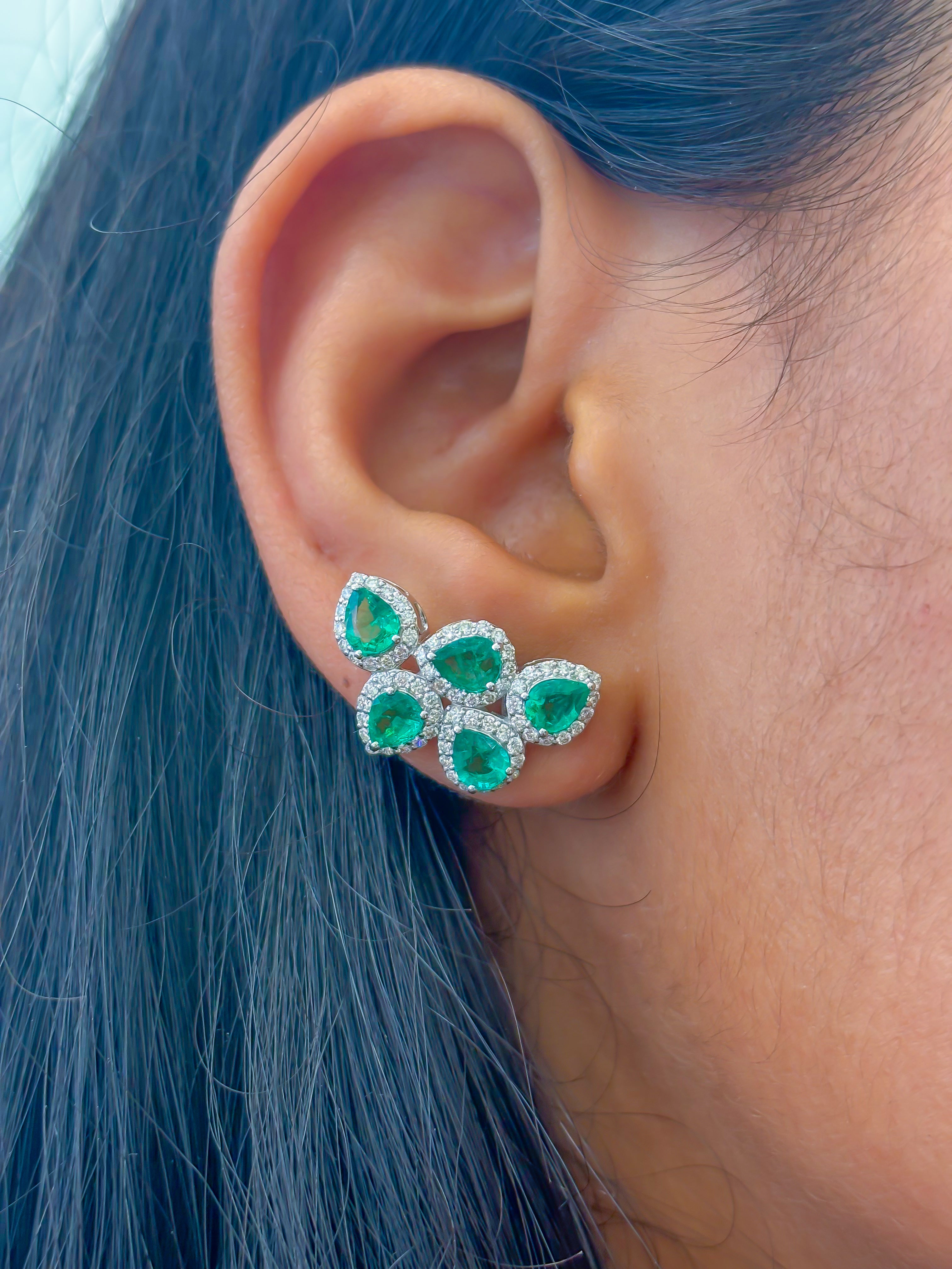 JPERG-3491/9300 Emerald Diamond Earring | 18K