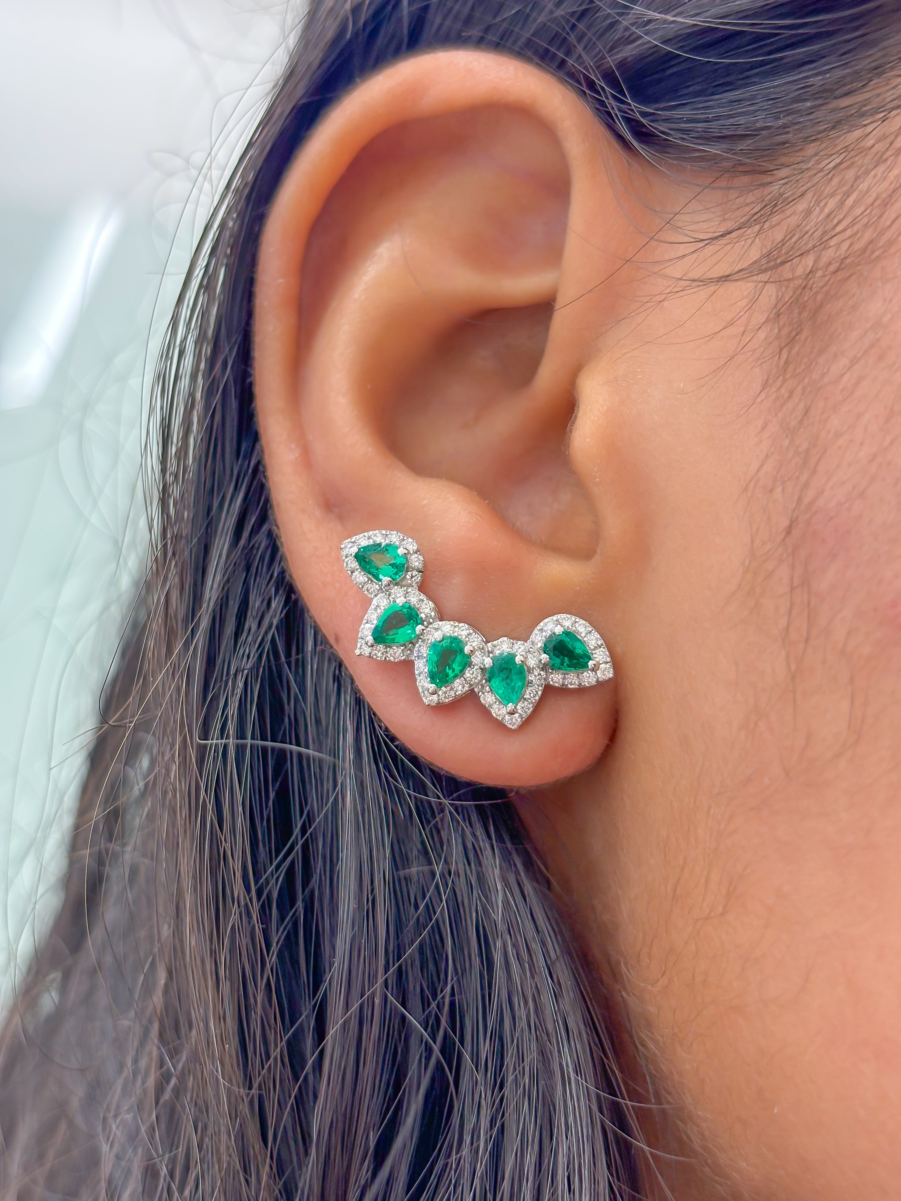 JPERG-3493/9355 Emerald Diamond Earring | 18K