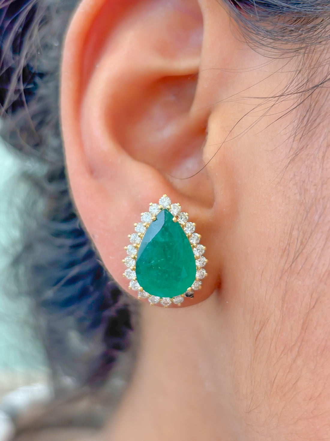 JPERG-3564/9627 Emerald Diamond Earring | 18K