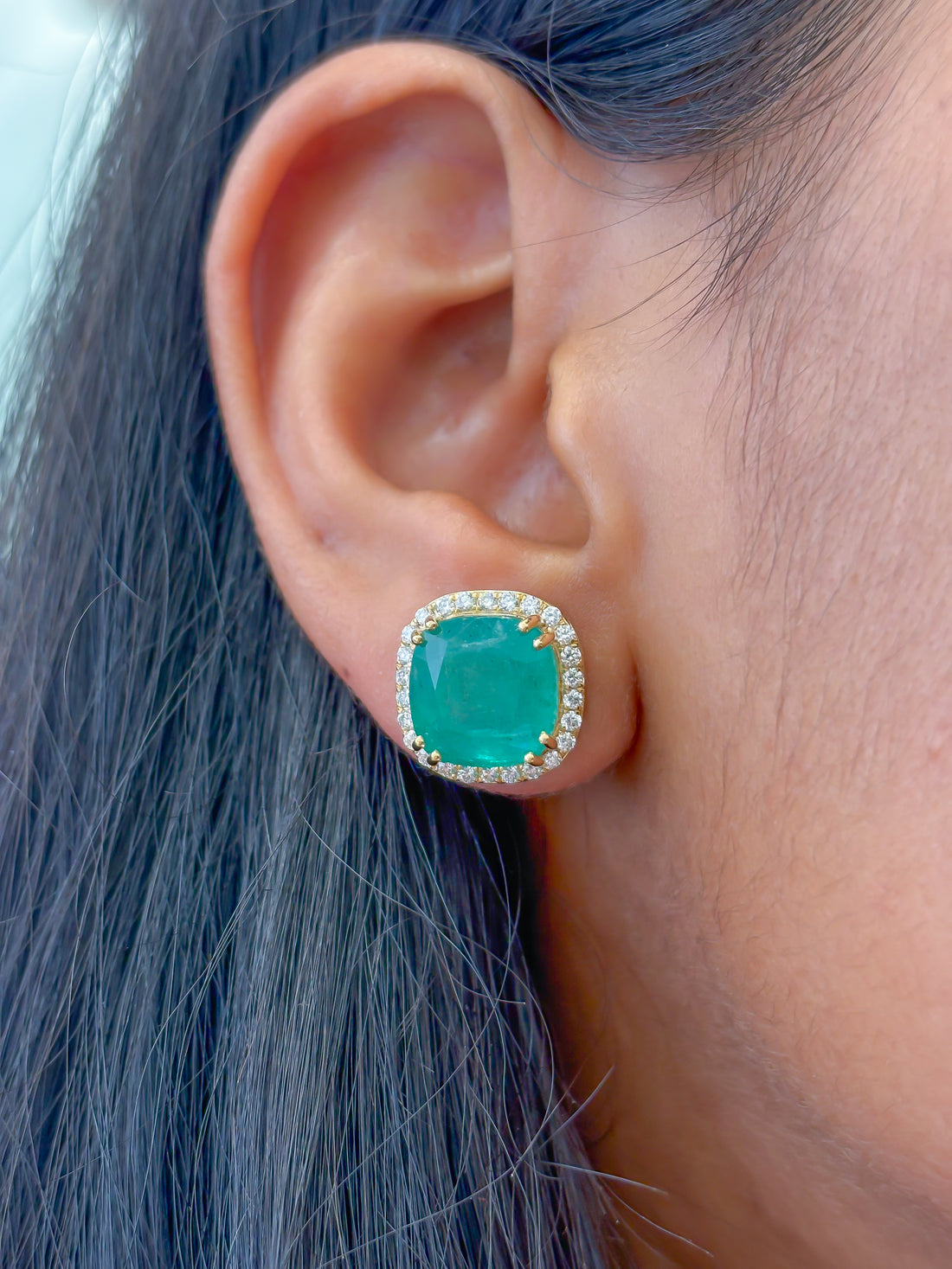 JPERG-3582/9697 Emerald Diamond Earring | 18K