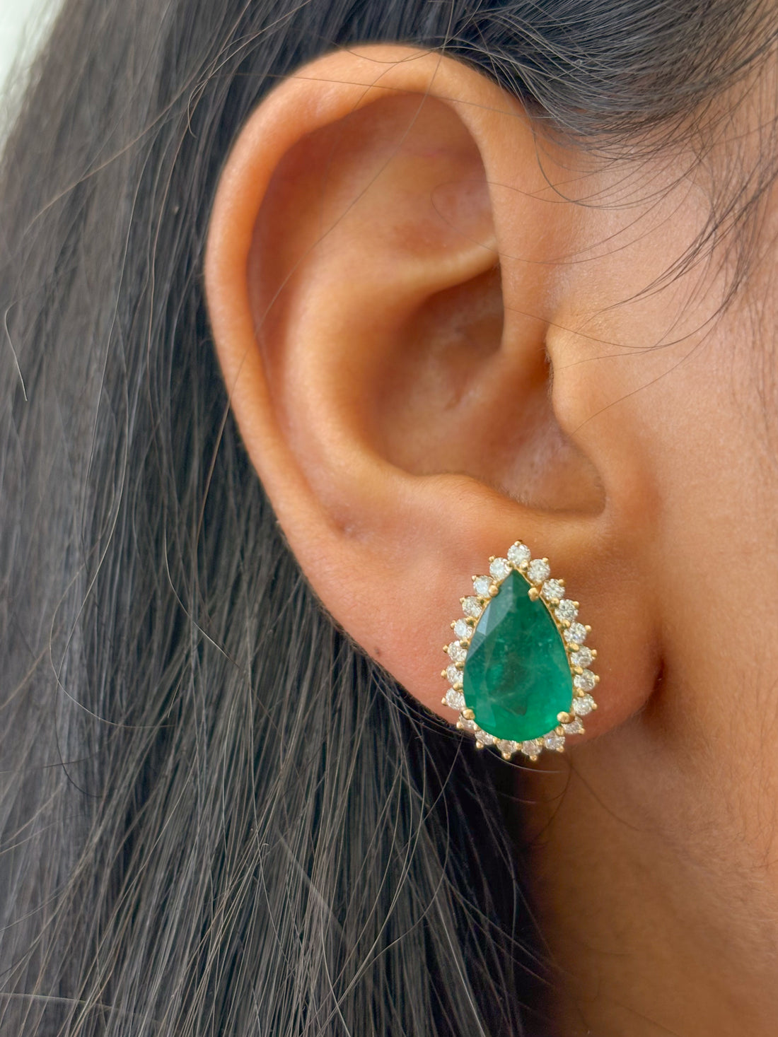JPERG-3583/9720 Emerald Diamond Earring | 18K