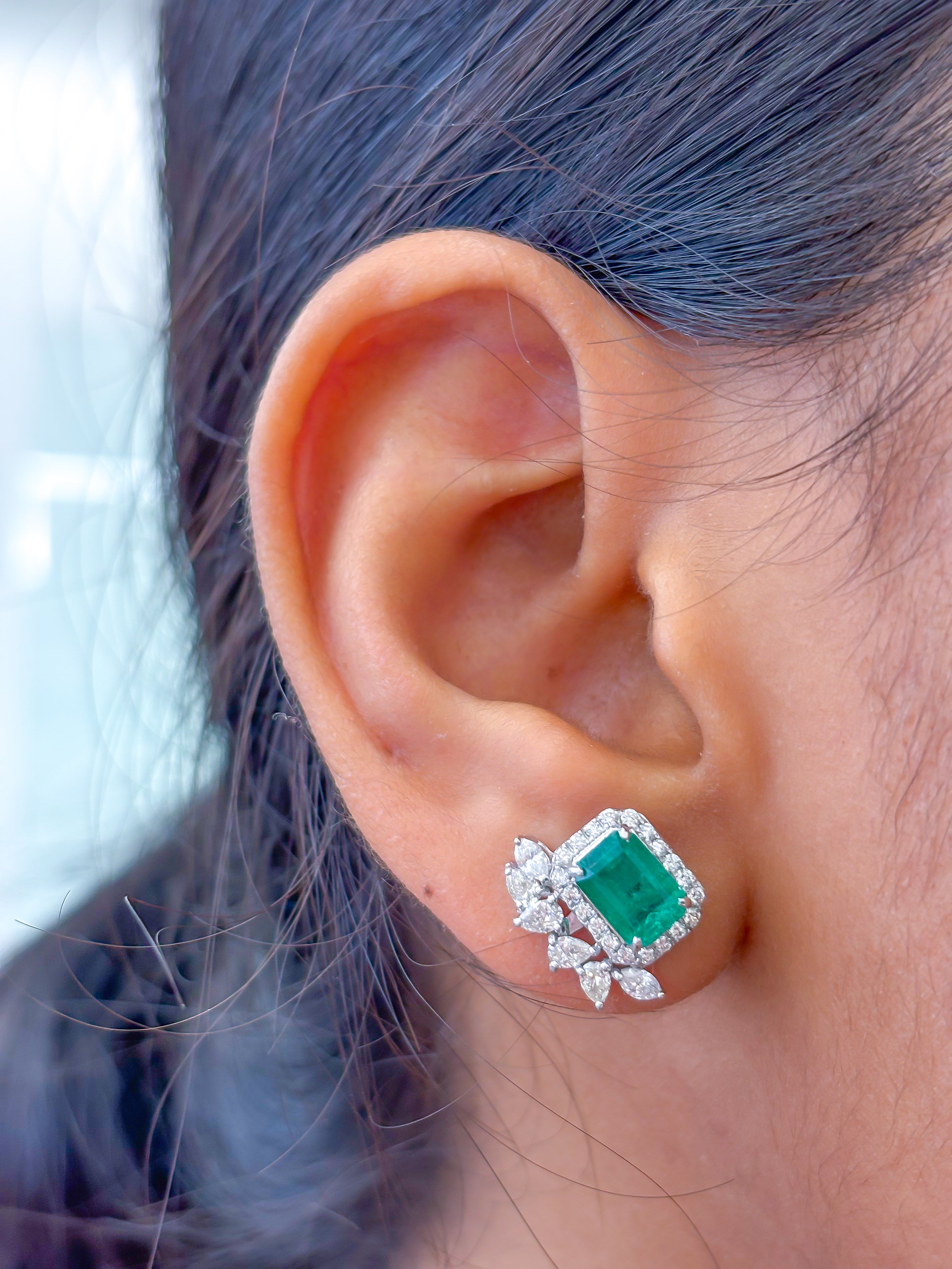 JPERG-3648/10098 Diamond Emerald Earring | 18K