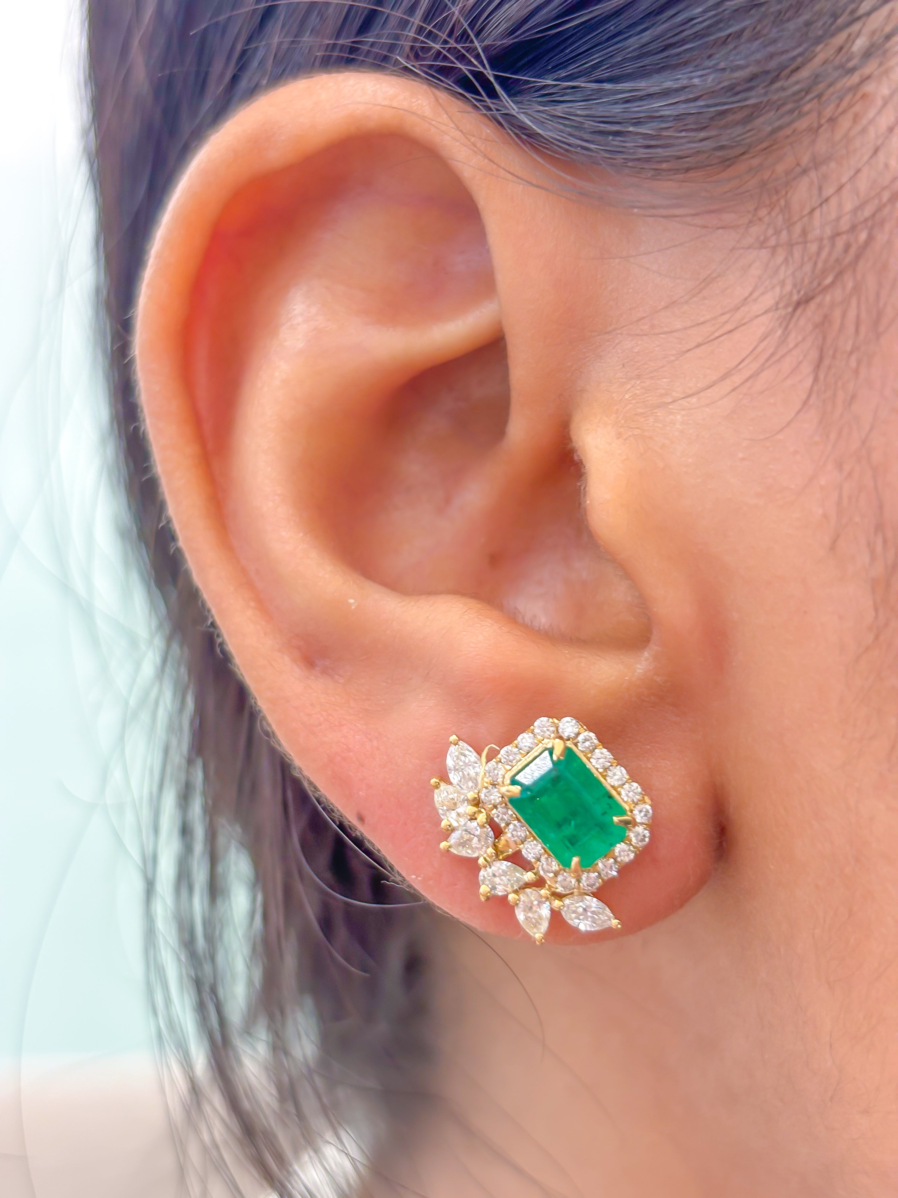 JPERG-3660/10148 Diamond Emerald Earring | 18K